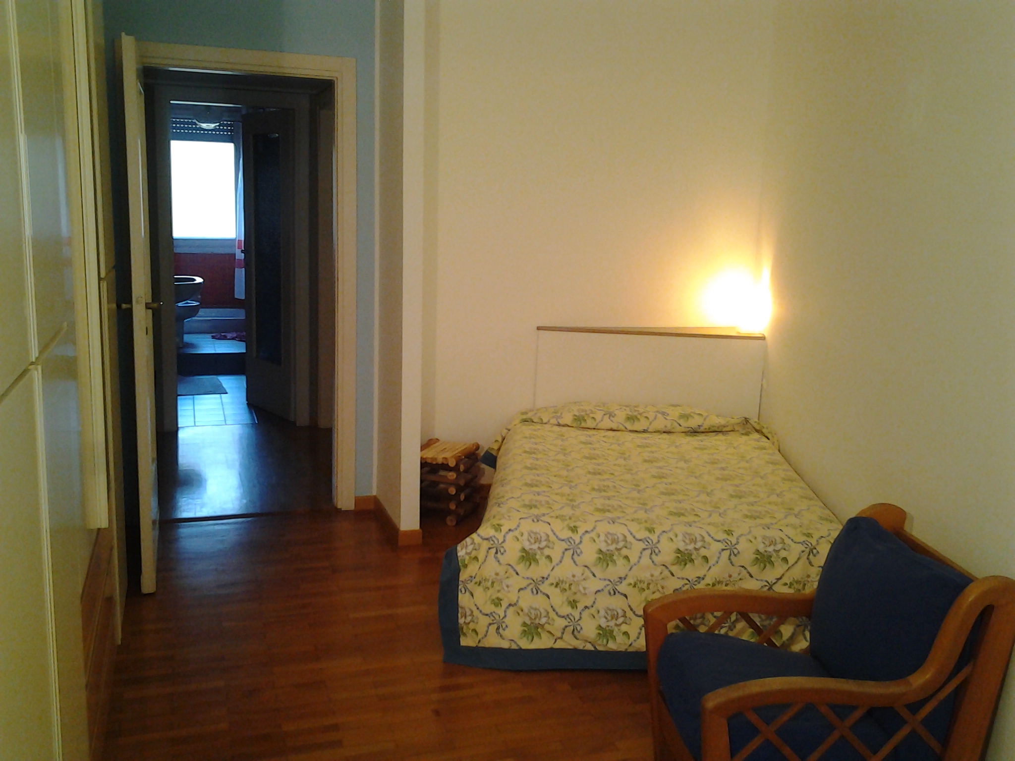 Bright room fon the 4th floor in WASHINGTON, Milan