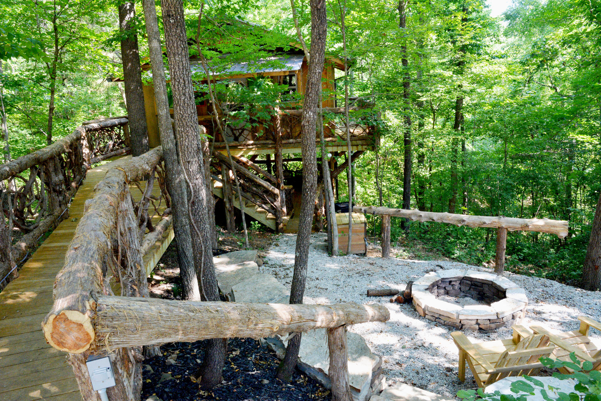 87 Getaway Treehouse Retreat Treehouses for Rent in Mountain View