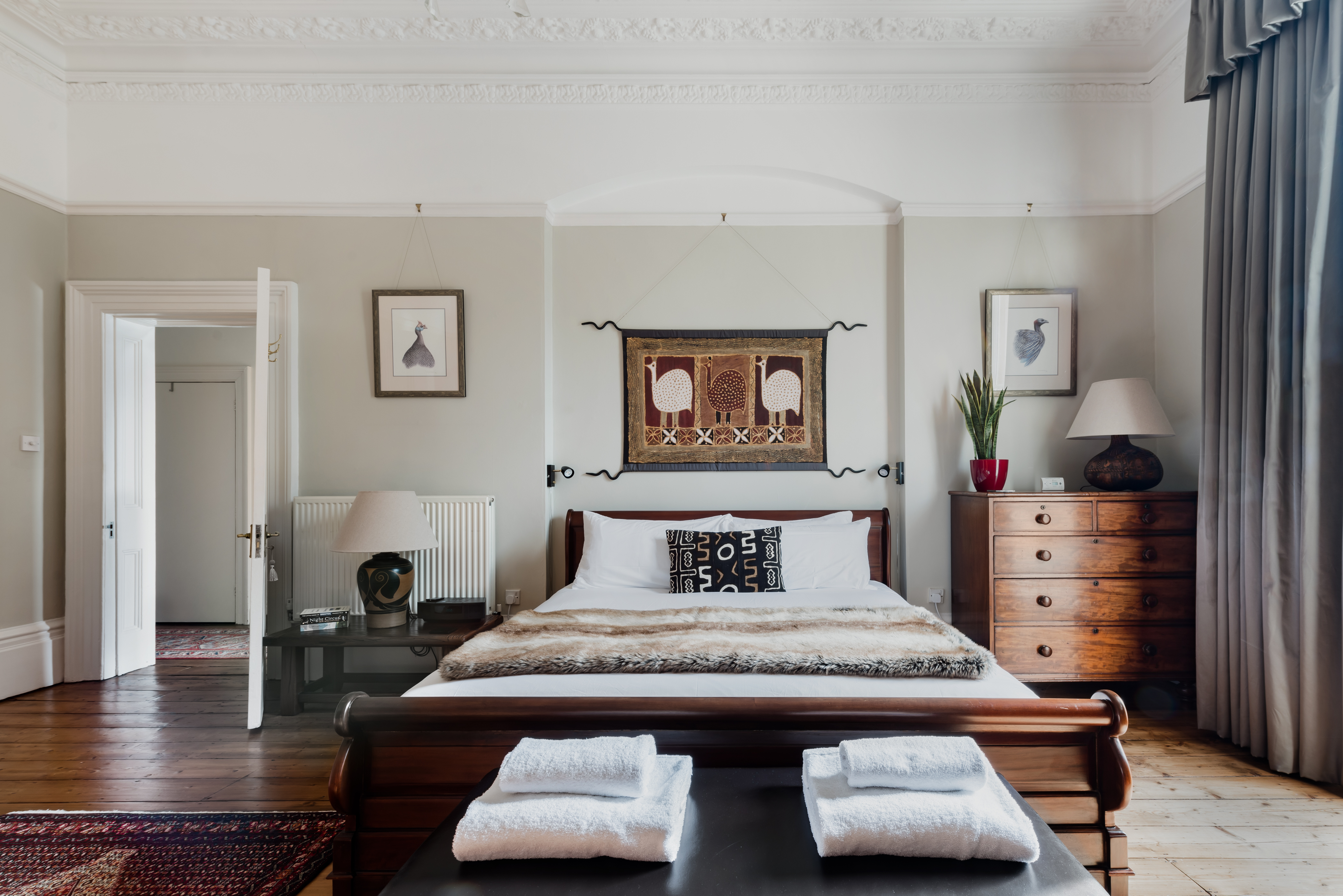 Grand Victorian Apartment in Sought-After Clifton