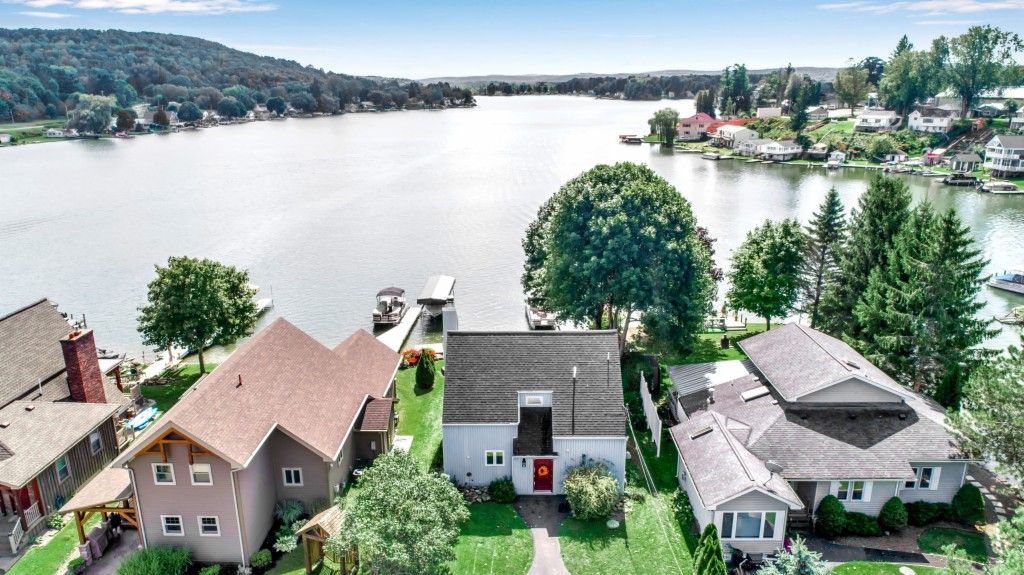 Yearround Waterfront Cottage on Lime Lake, NY Cottages for Rent in