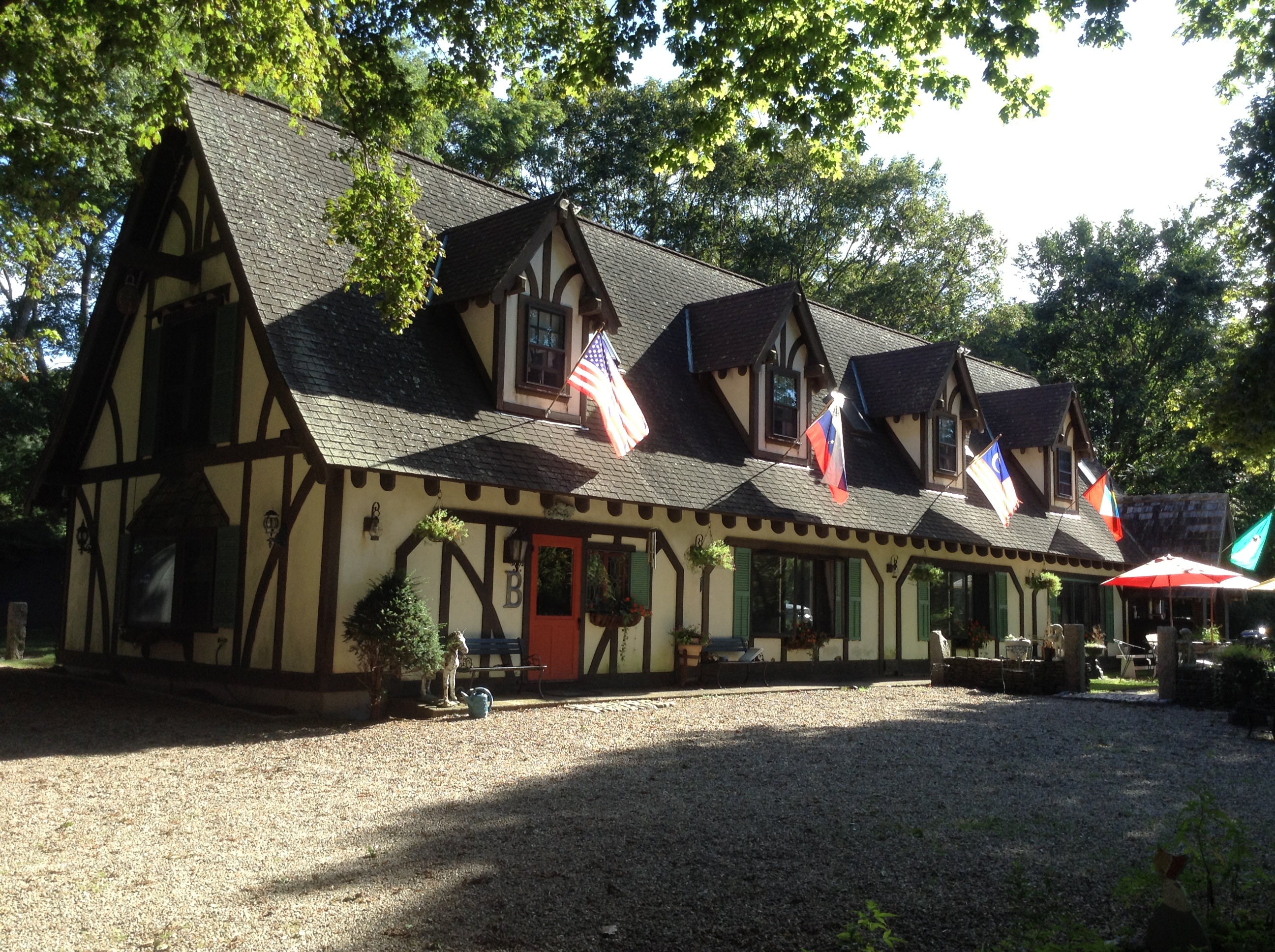 THE MANOR
