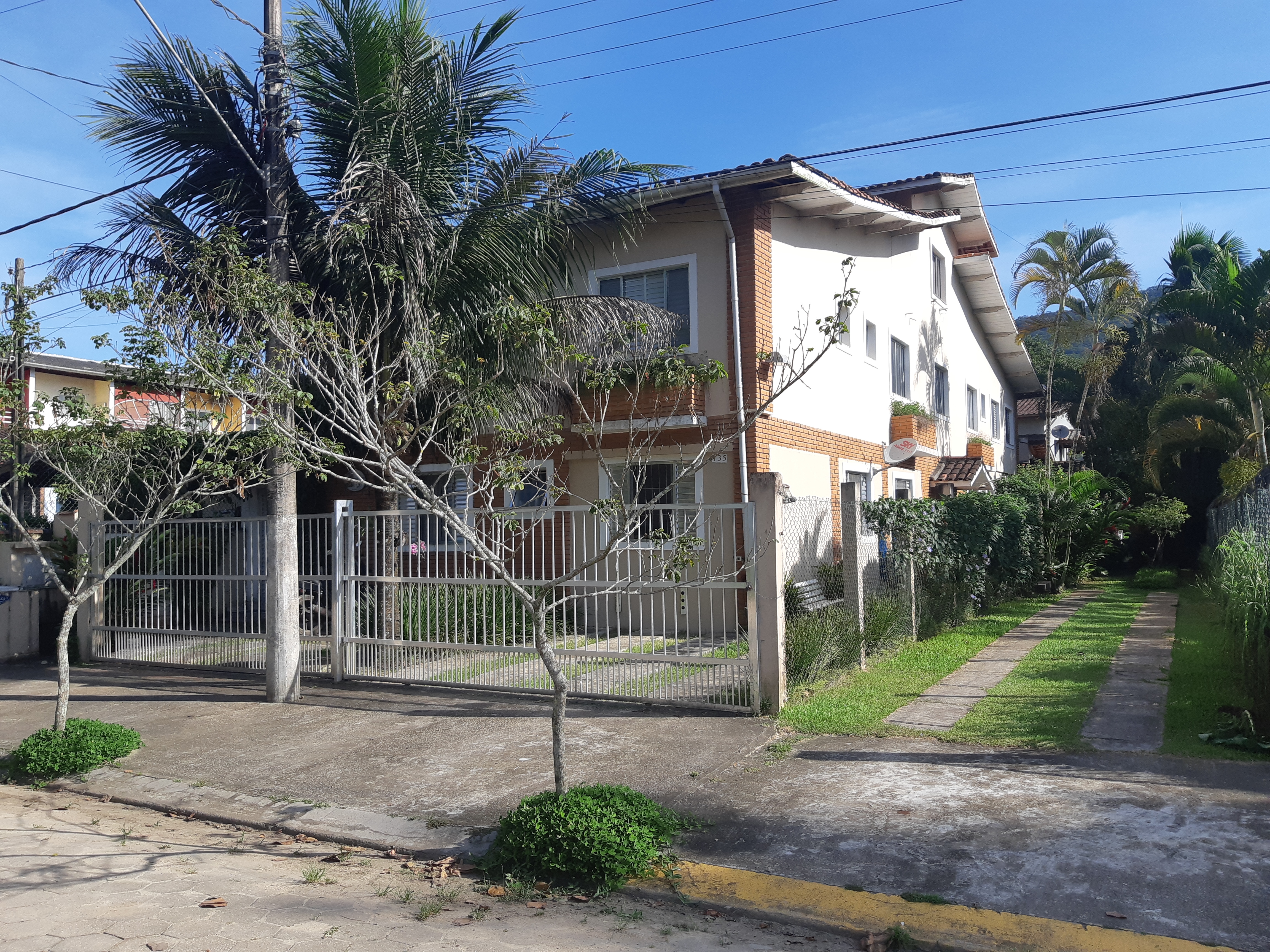 100m Praia  1Q 1Wc Coz churras tudo individual 12