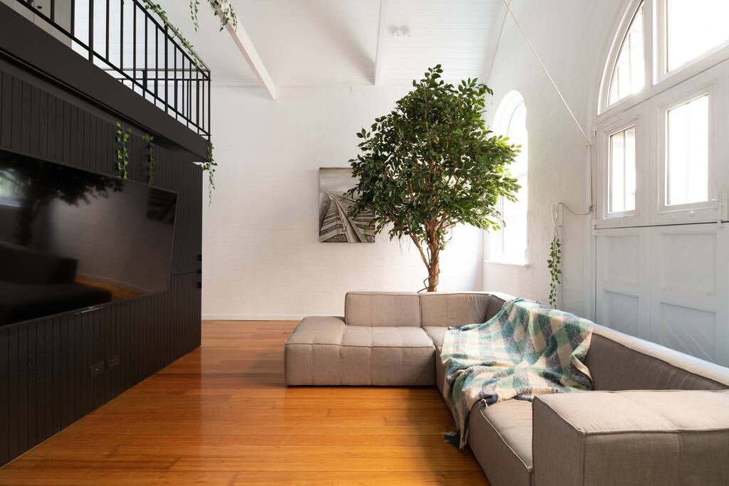 7m ceiling 1888 Heritage warehouse loft Middle CBD