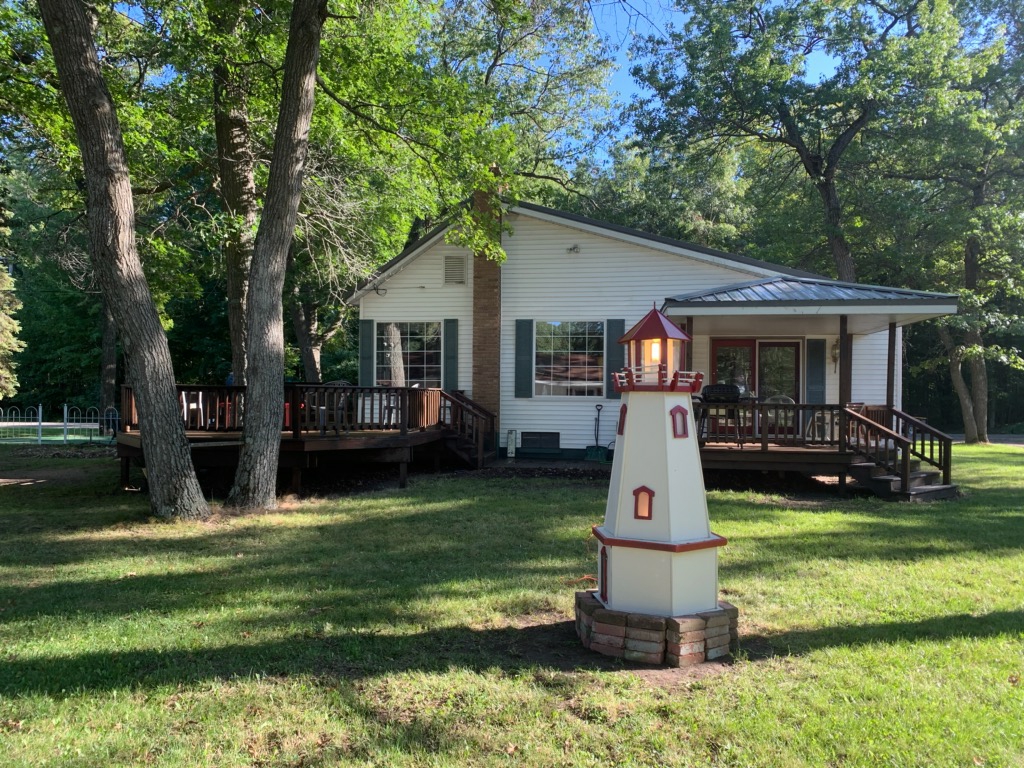 Getaway in the Thumb of Michigan! Cottages for Rent in Port Austin