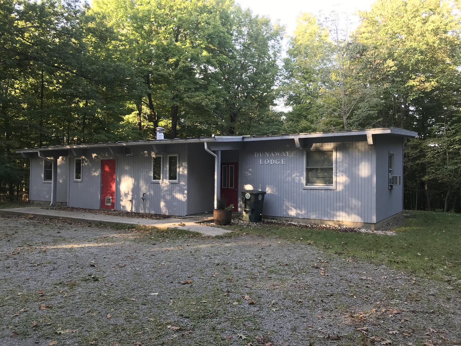 Dunaway Lodge Cabins for Rent in Zanesfield, Ohio, United States
