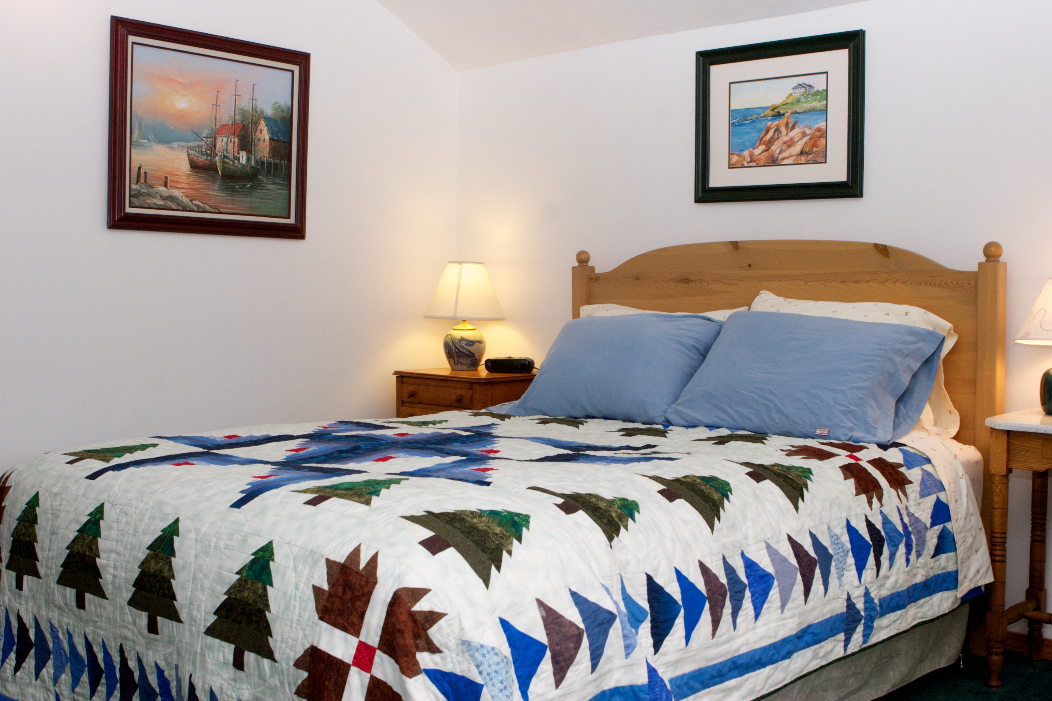 Riverside Retreat for All Seasons 2 Bed and breakfasts for Rent in