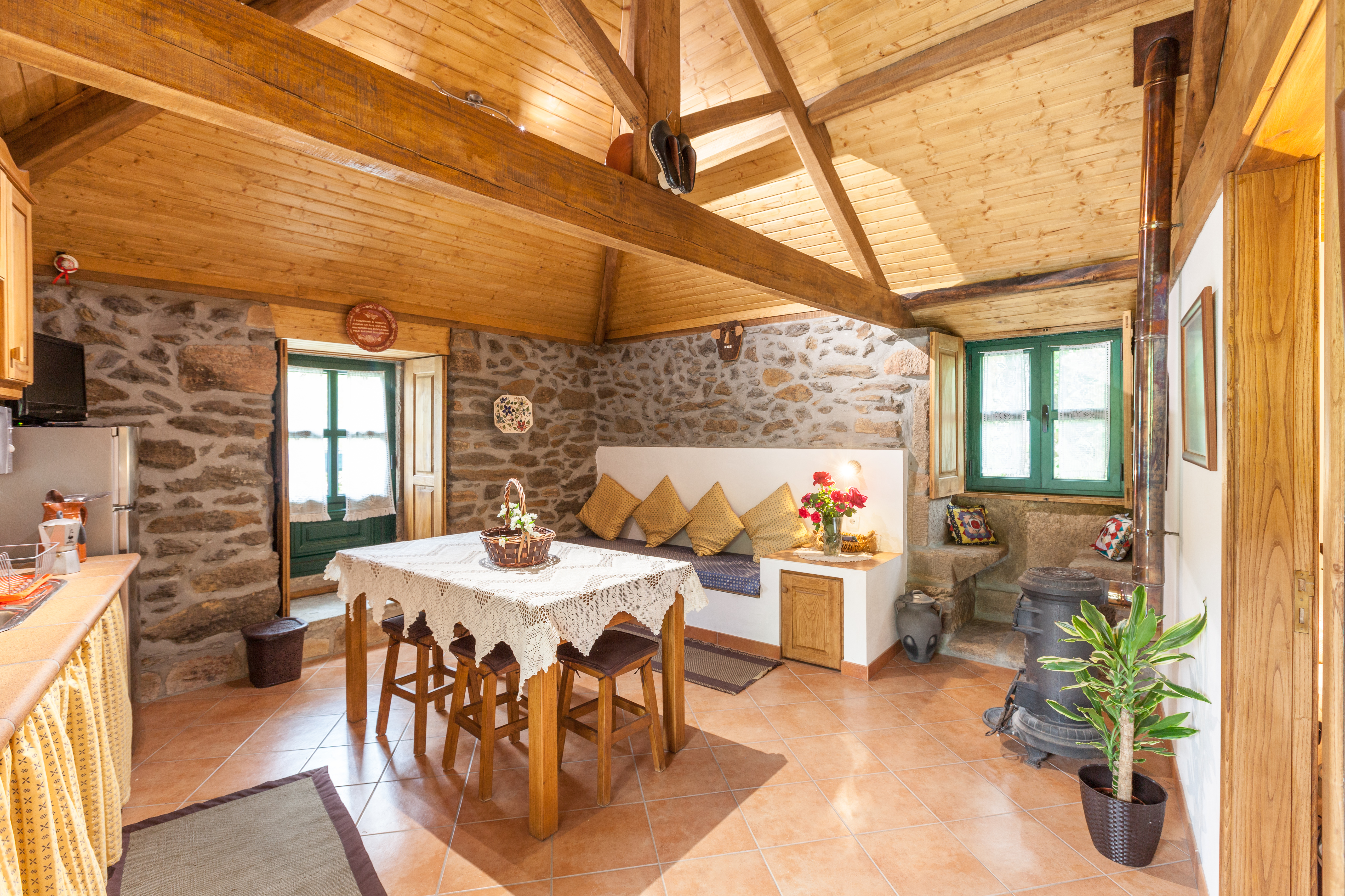 Casinha da Eira Refuge in a Marão village