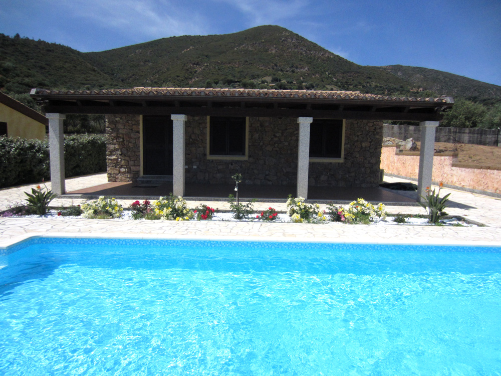 Independent villa with swimming pool, Tertenia