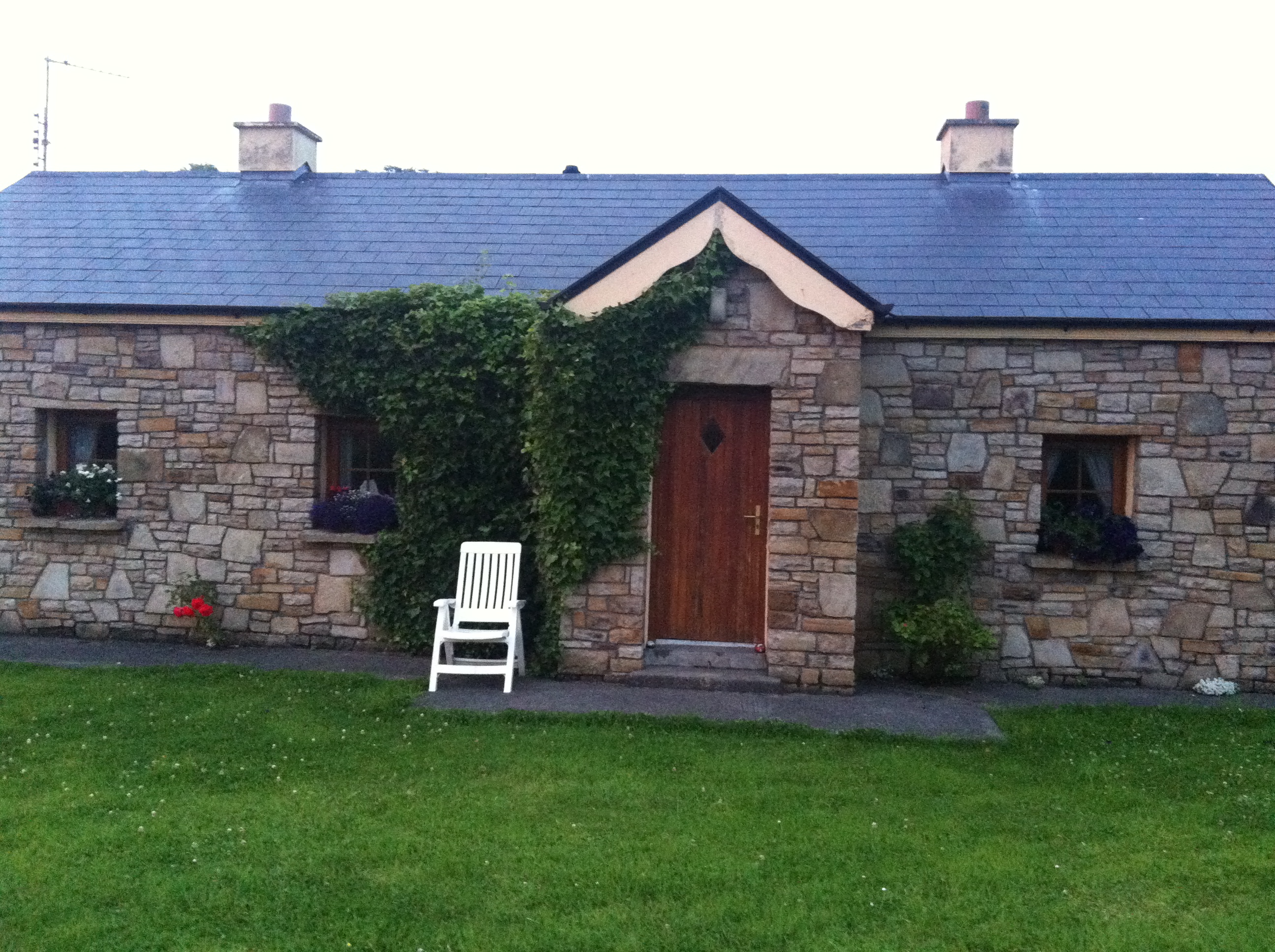 Rural Irish Cottage by the Sea Houses for Rent in Mayo, Mayo, Ireland