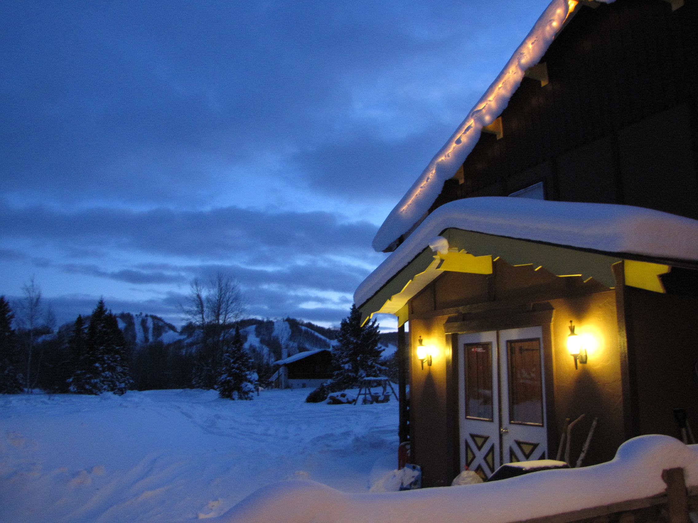 Powder Hound 2 Farm stays for Rent in Bessemer, Michigan, United States