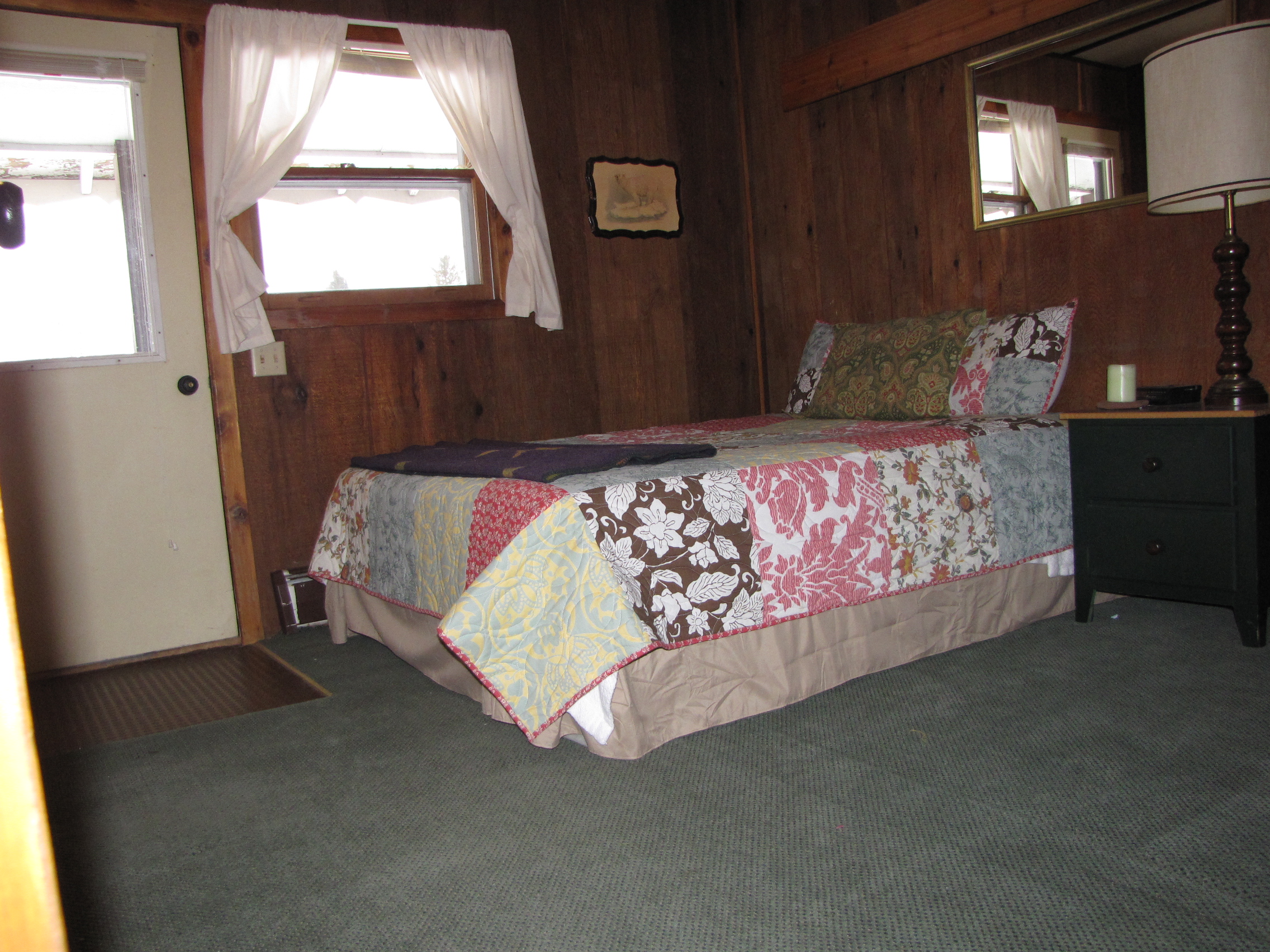 Powder Hound 2 Farm stays for Rent in Bessemer, Michigan, United States