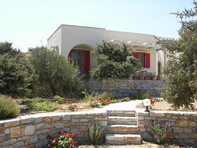 All-on-one-level villa with sea view, breakfast