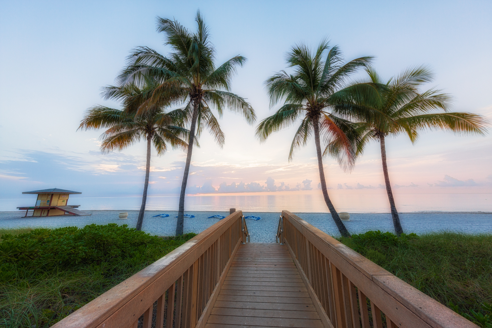 XL 2BR/2BA Hollywood Beach Ocean! in Hollywood, Broward County