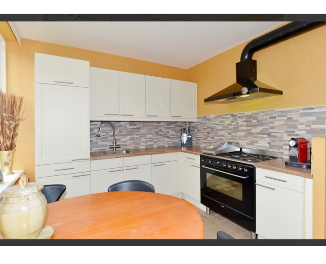 Nice apartmen/room in quiet neighborhood for women — Rotterdam stay