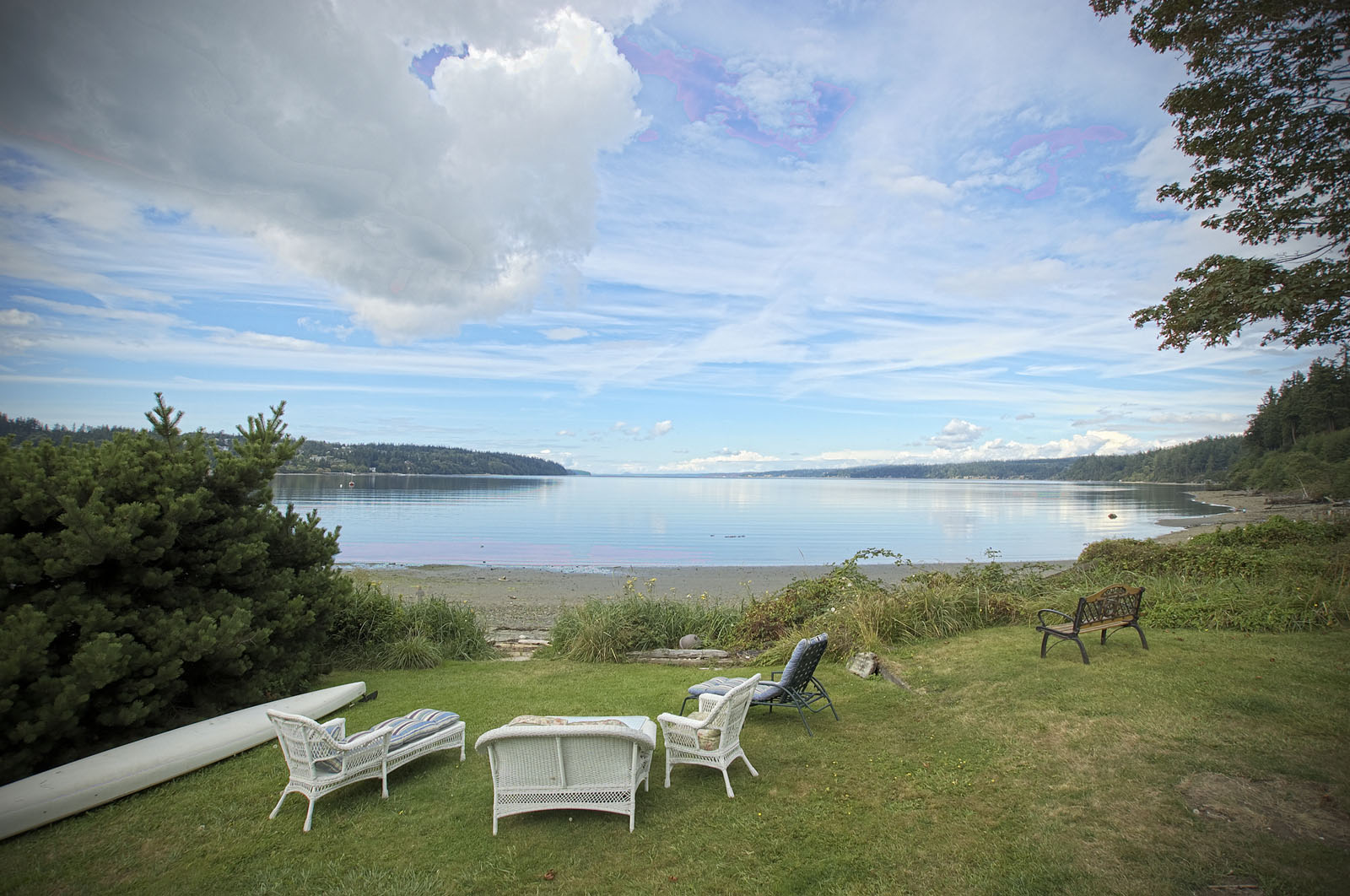 Beachfront cozy house quiet kayaks dogs fire pit Houses for Rent in Freeland, Washington