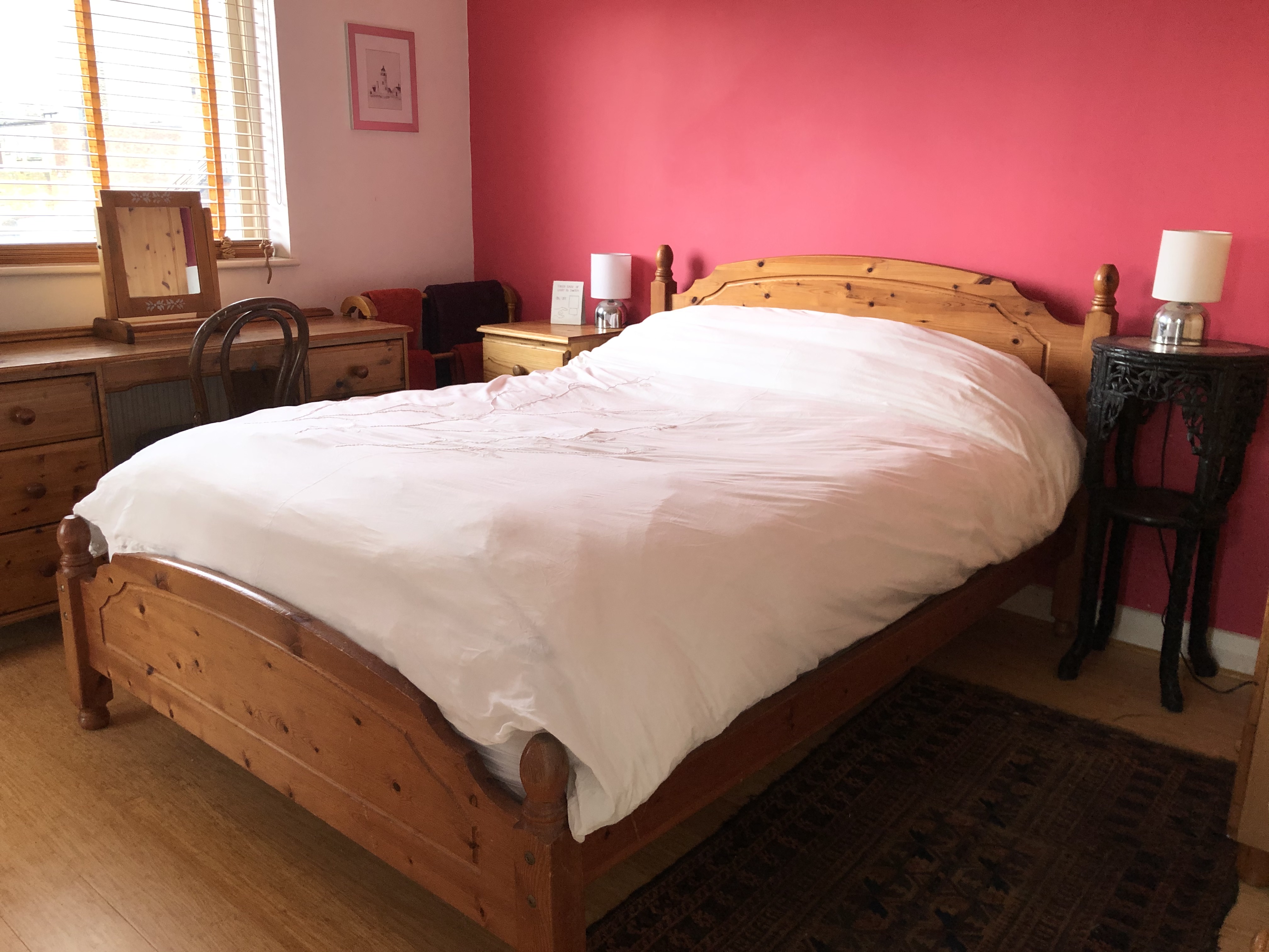 Twickenham Riverside double room with river views