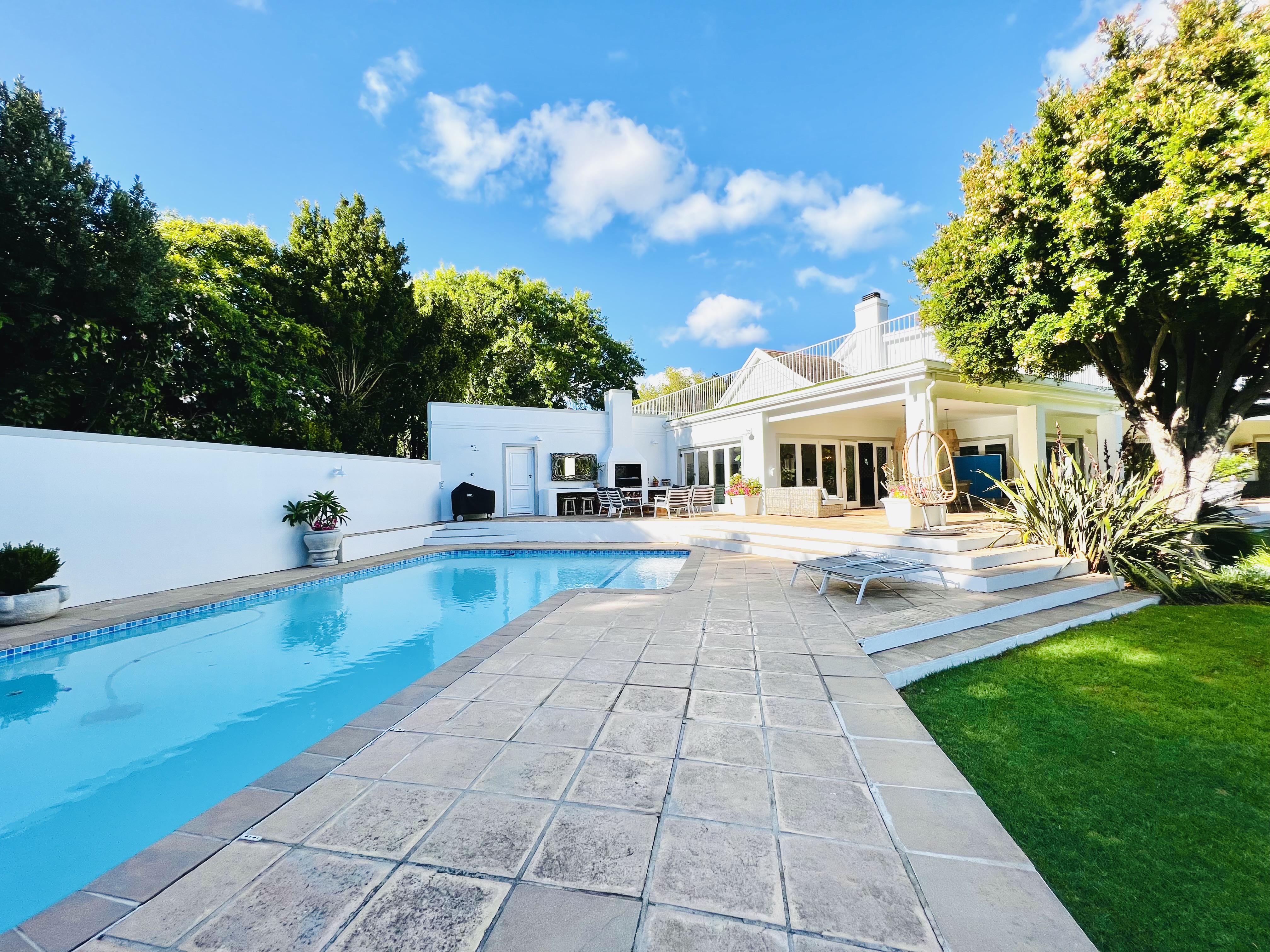 Country Villa in the heart of Constantia in Ward 62, Cape Town