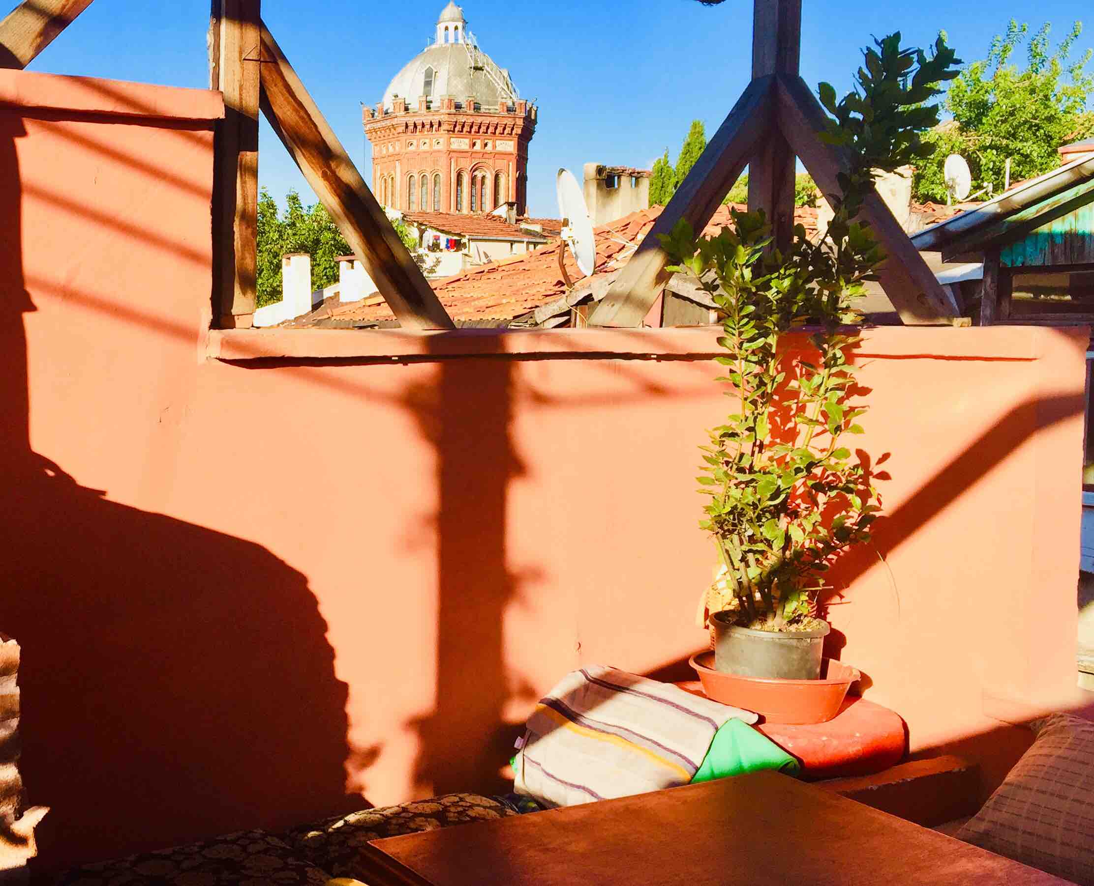 Historic Old City Studio Apt Balat2