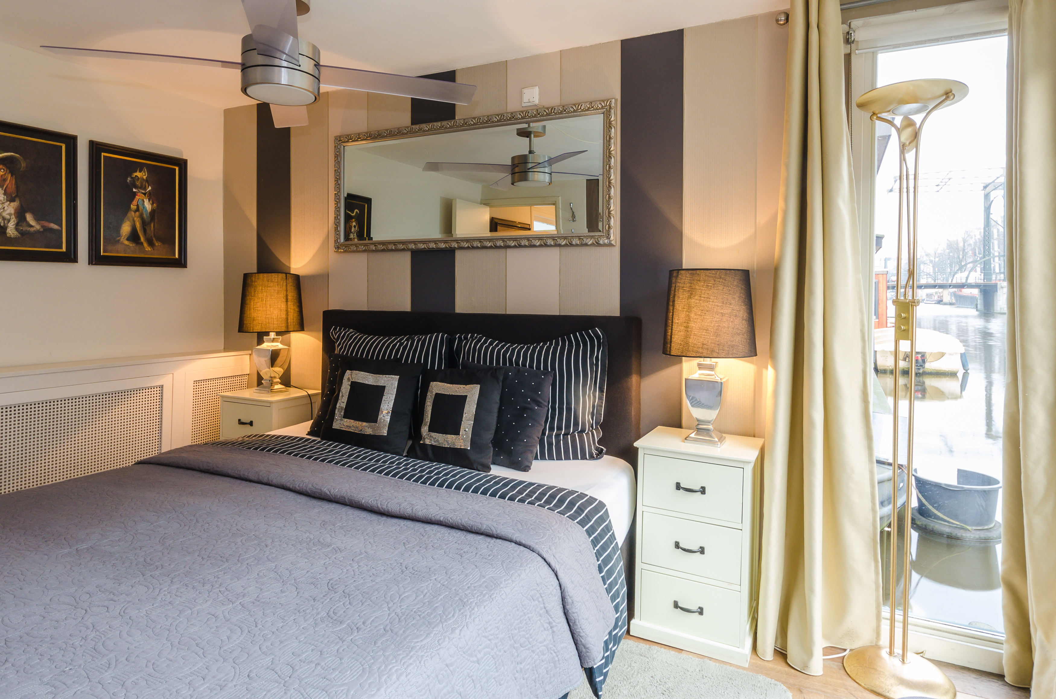 Romantic studio on houseboat in super location!! โ Amsterdam stay