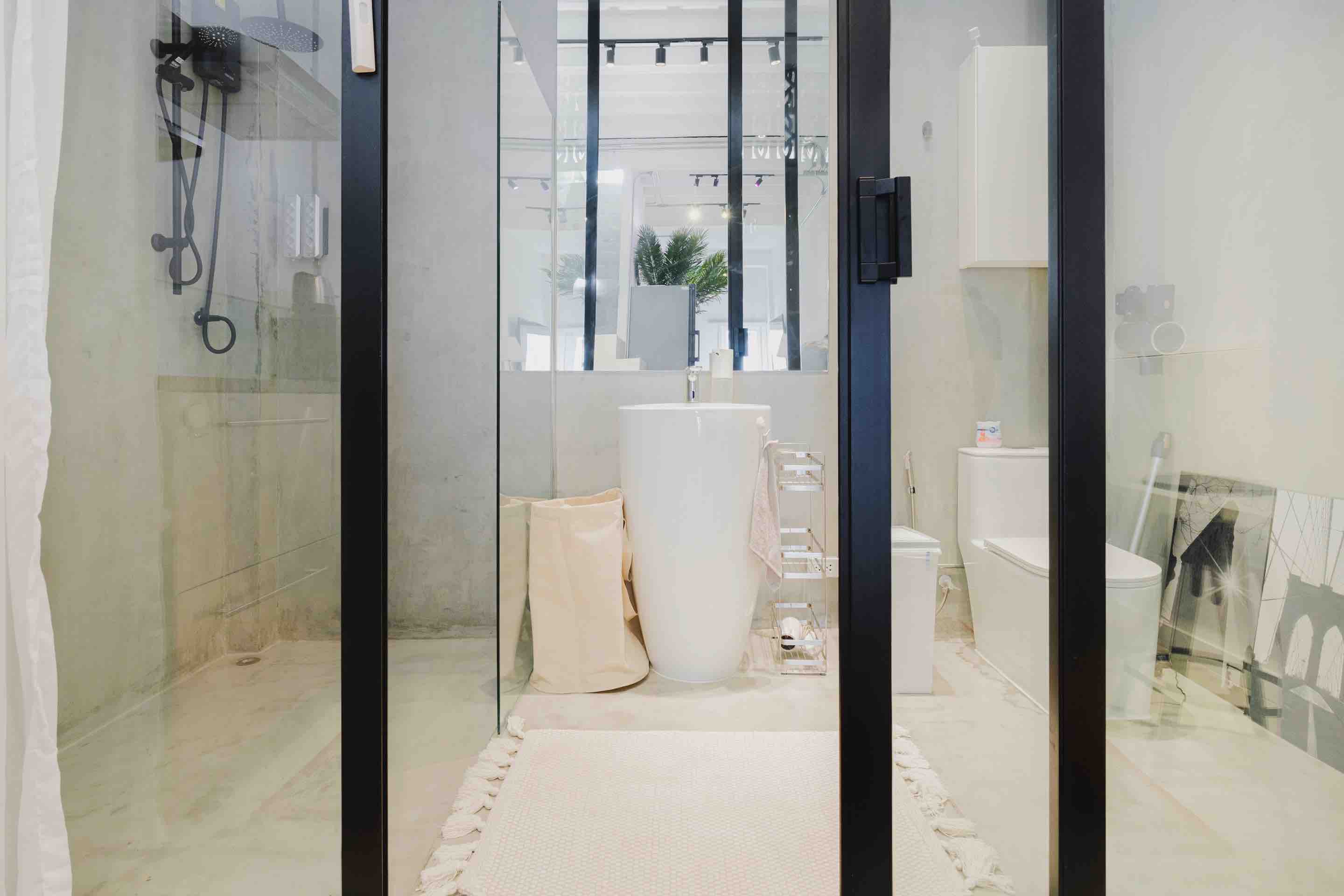 Modern Minimalism - Mandarin Palm Penthouse