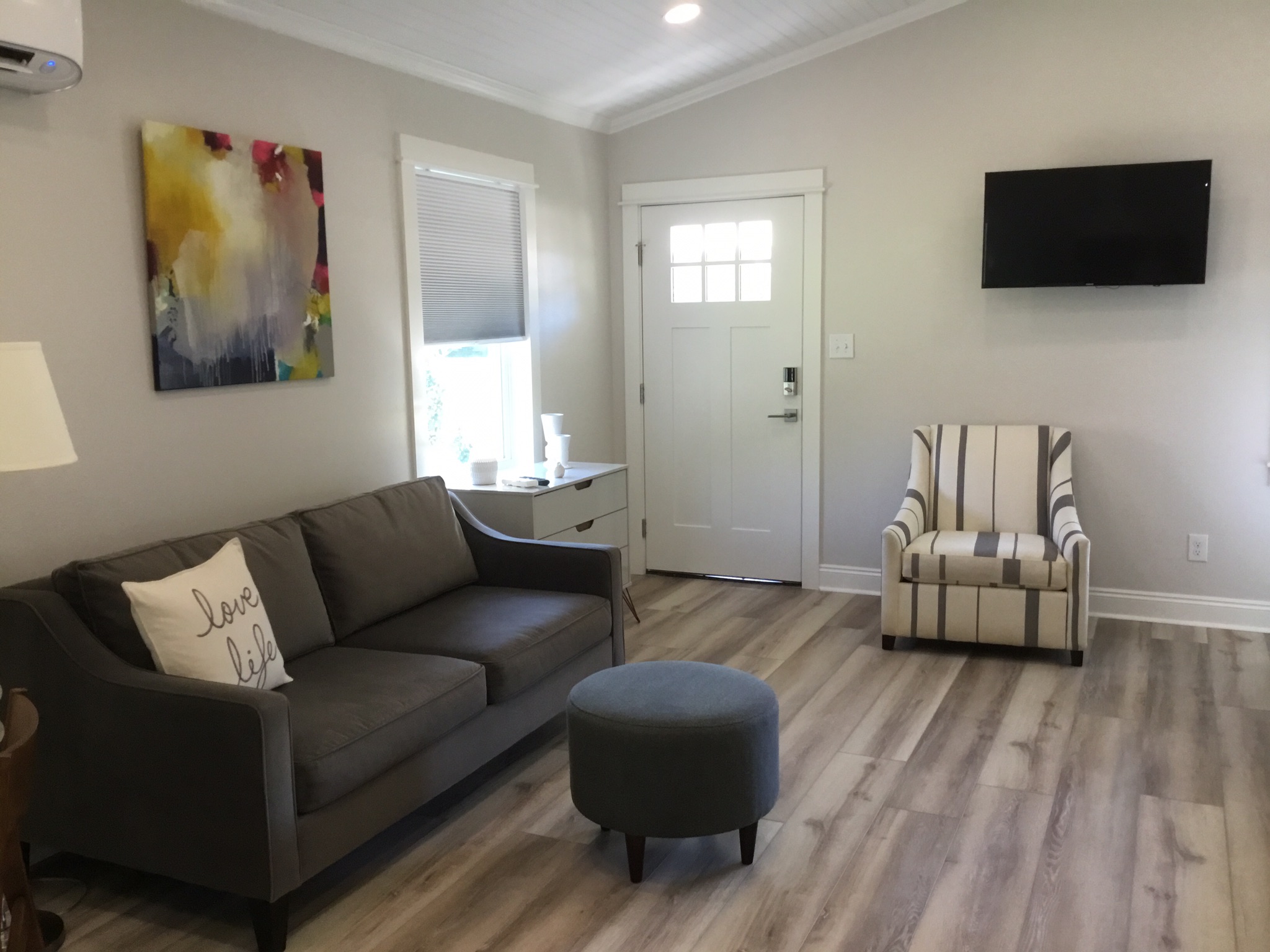 “The Peaceful Cottage” Cottages for Rent in Pensacola, Florida