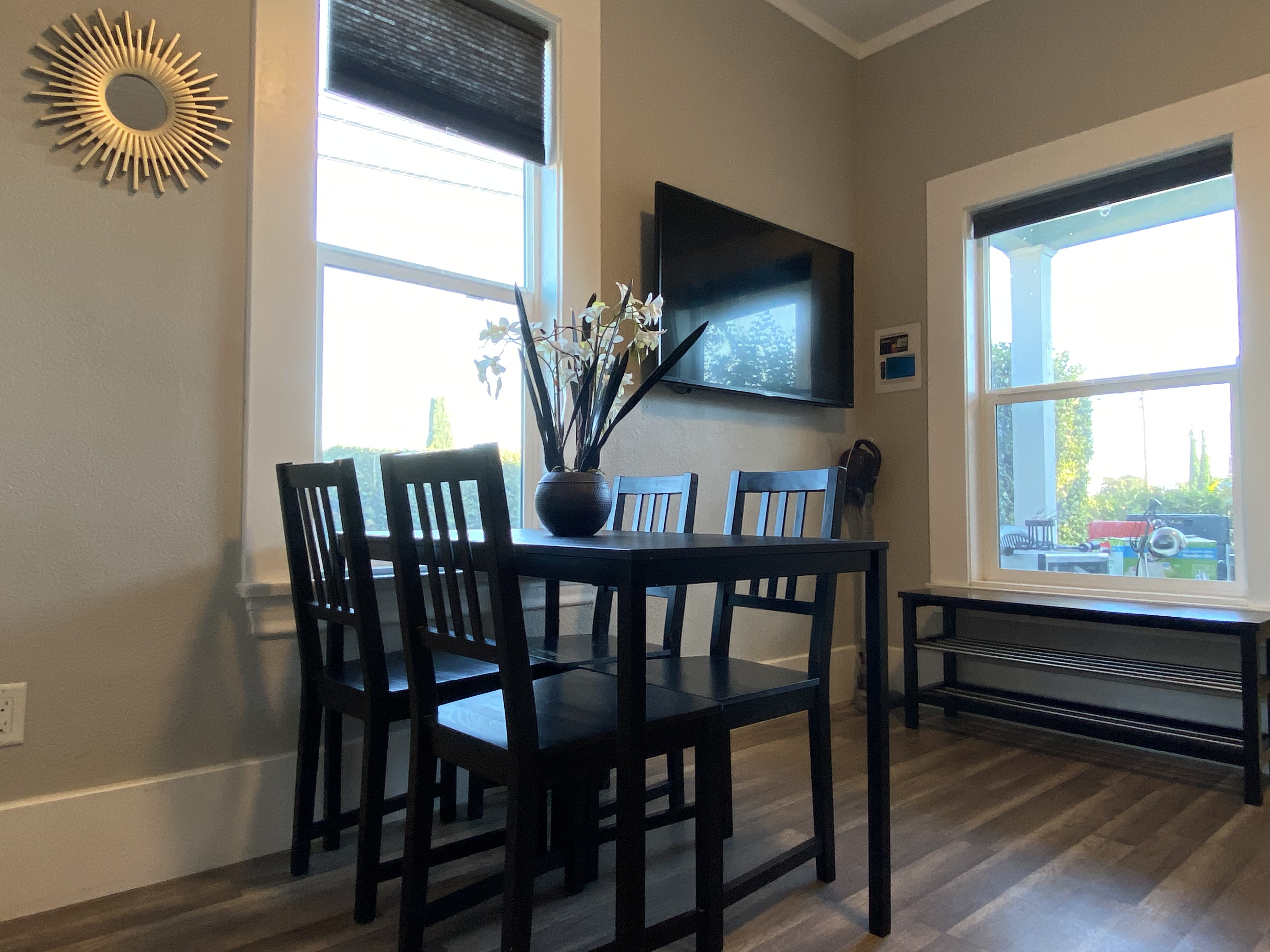 King Bed Studio, Recently Remodeled, Kitchen/Bath