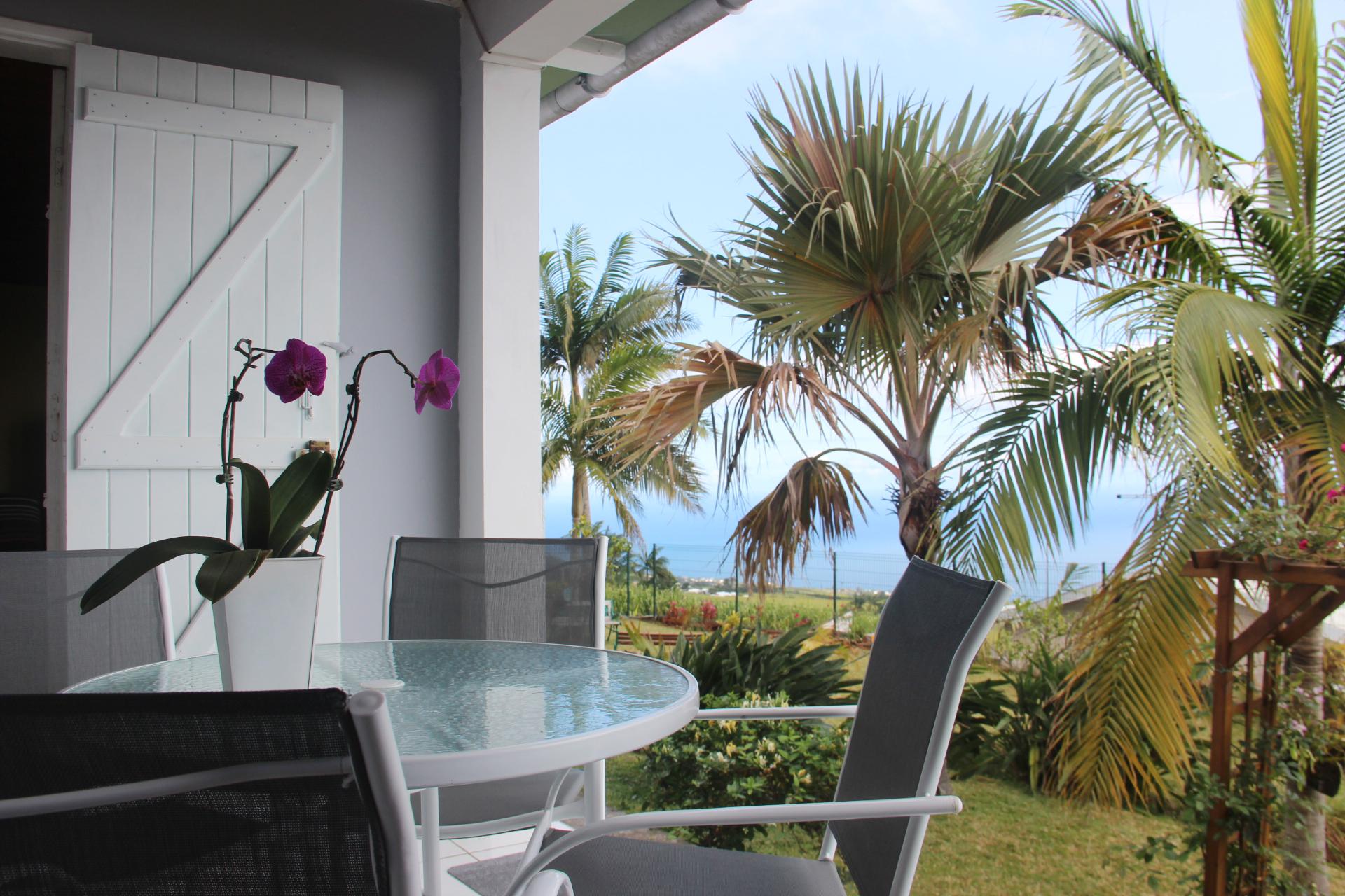 Petite-Île: house with sea and mountain view