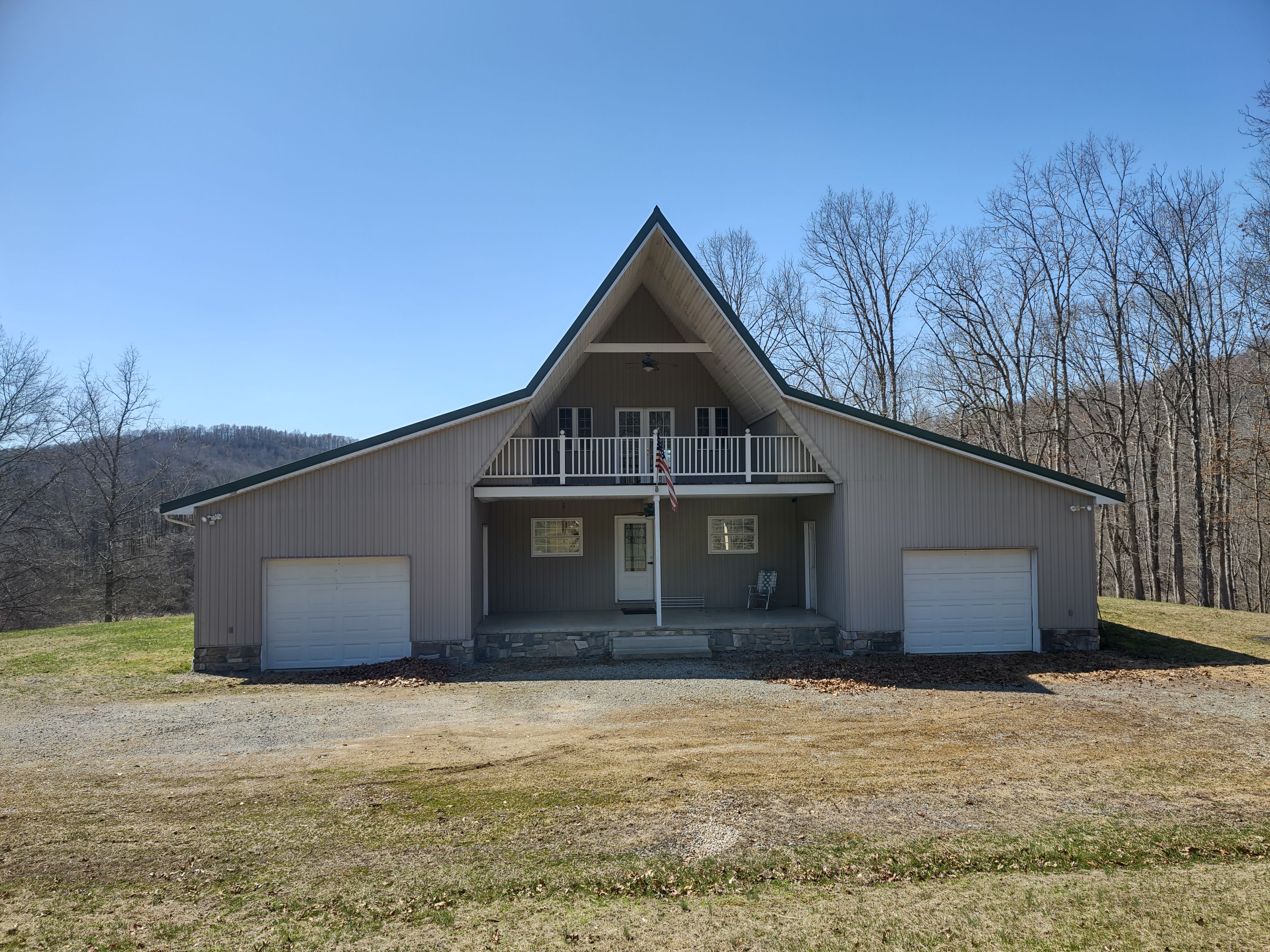 Knotty Knob is your mountain get away! Cabins for Rent in Frametown