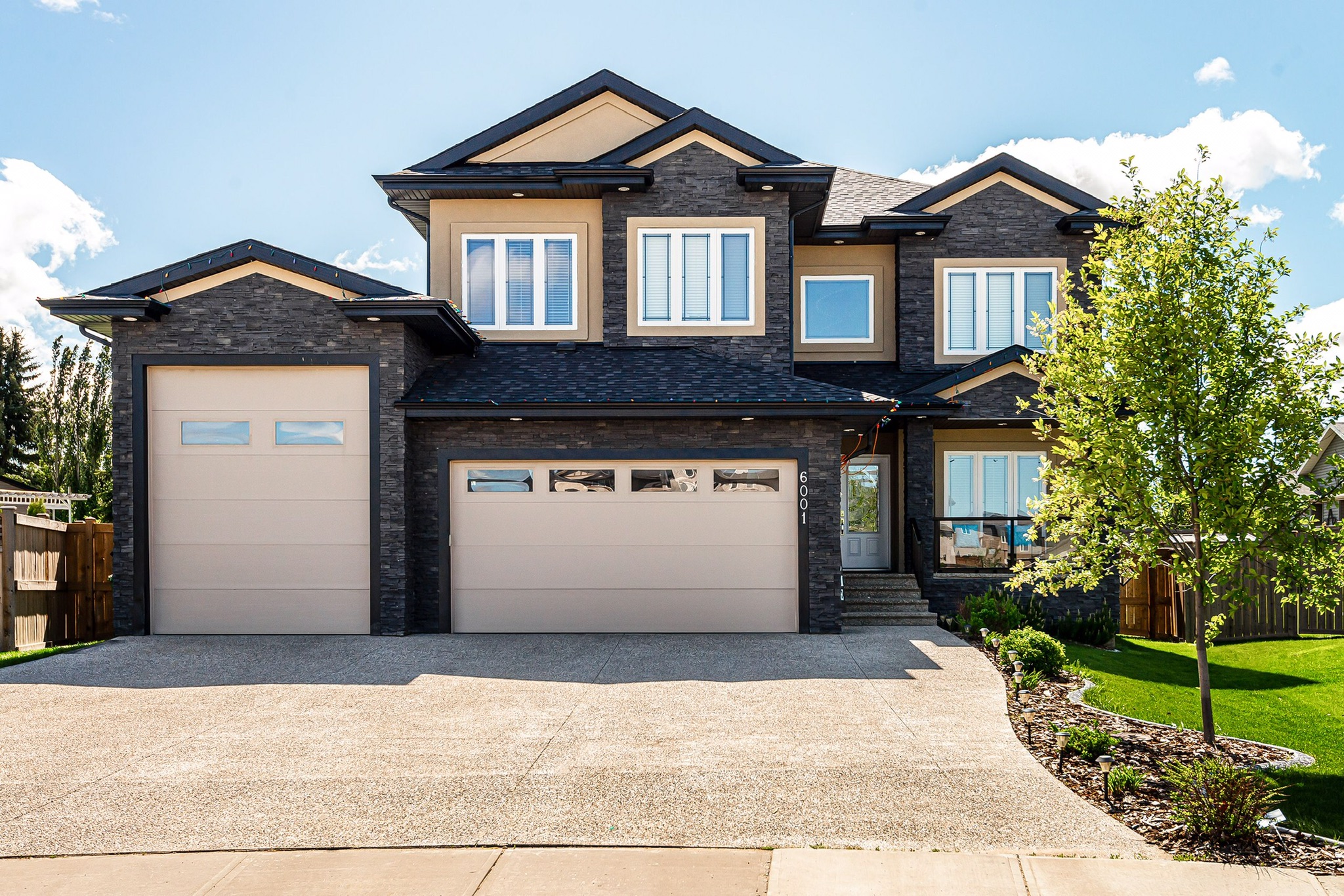 Beautiful 2 Bedroom Suite with private entrance