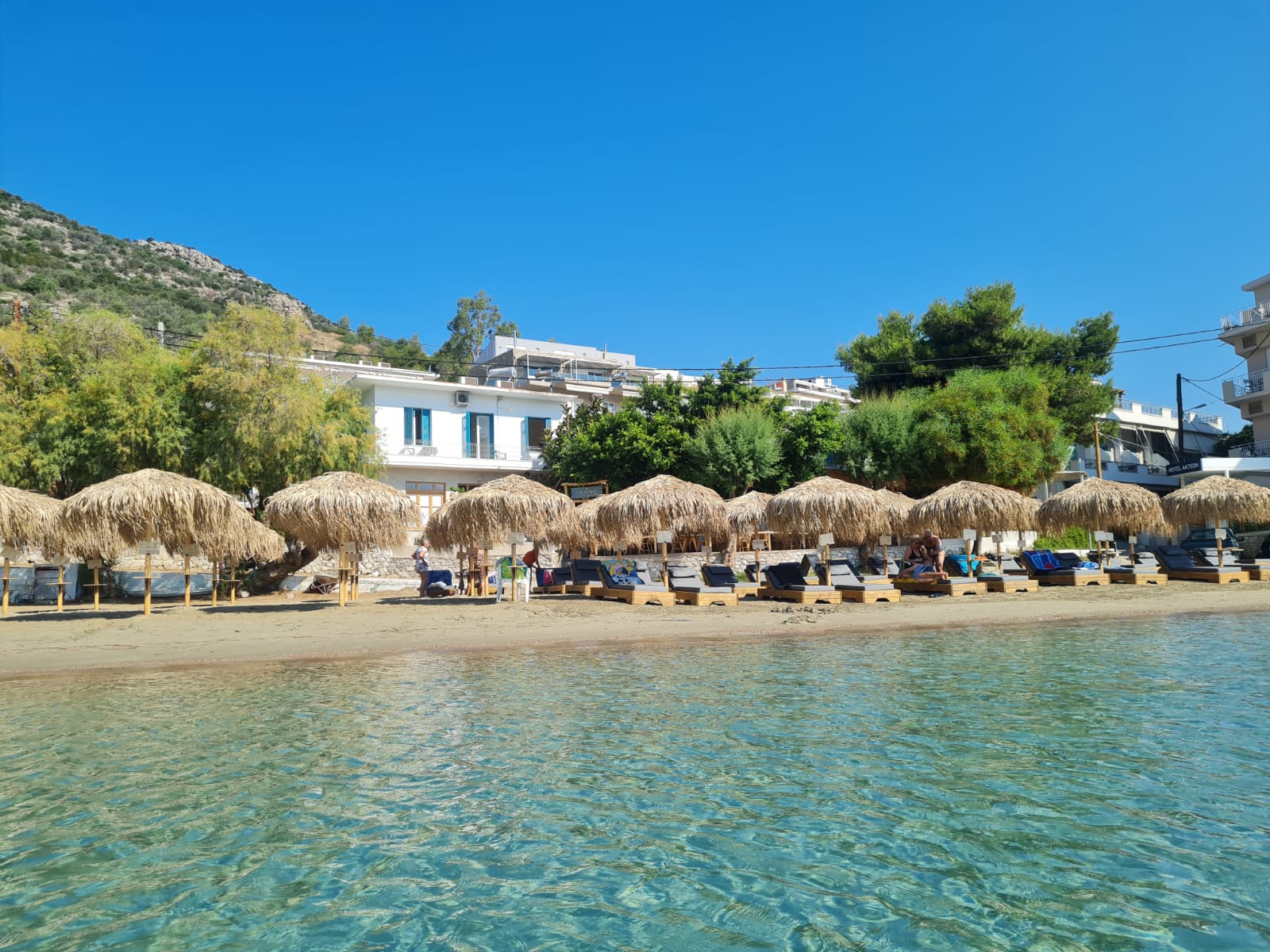big-apartment-on-the-beach-vacation-homes-for-rent-in-tolo-greece
