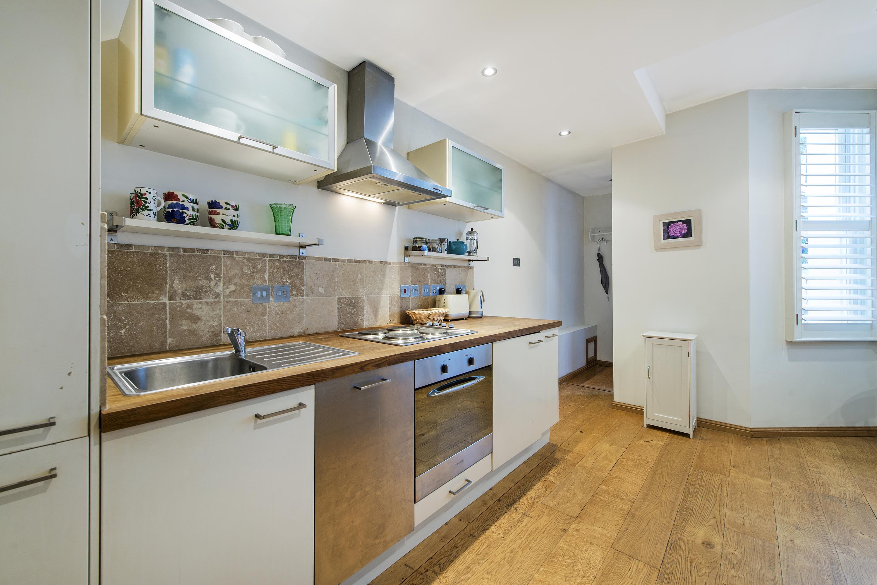 YOU WILL HAVE THIS COSY LONDON FLAT TO YOURSELVES