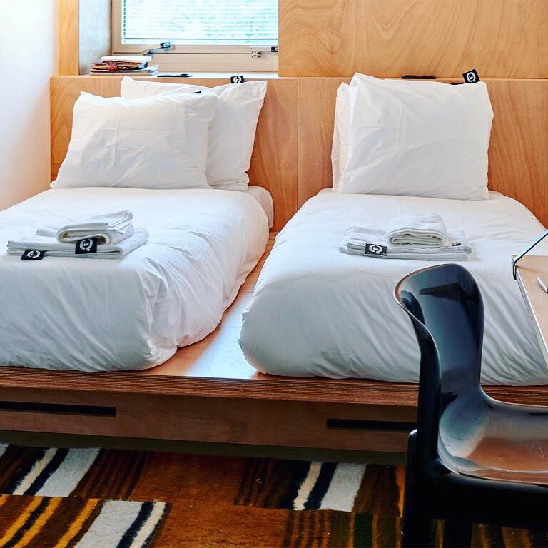 Q-Factory Hotel: The Backstage Twin Room — Amsterdam stay