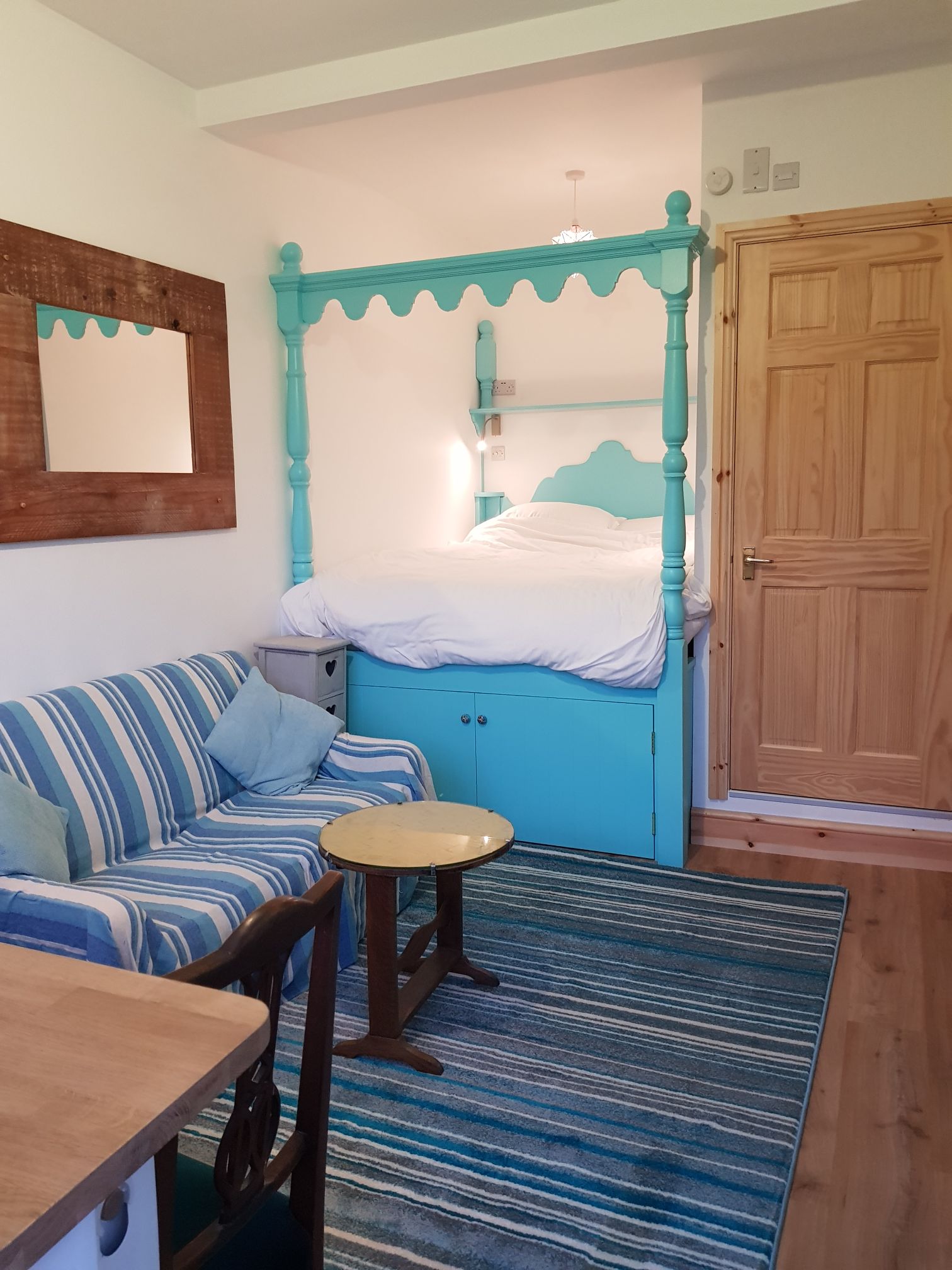 Romantic, cosy studio, perfect location, sea views