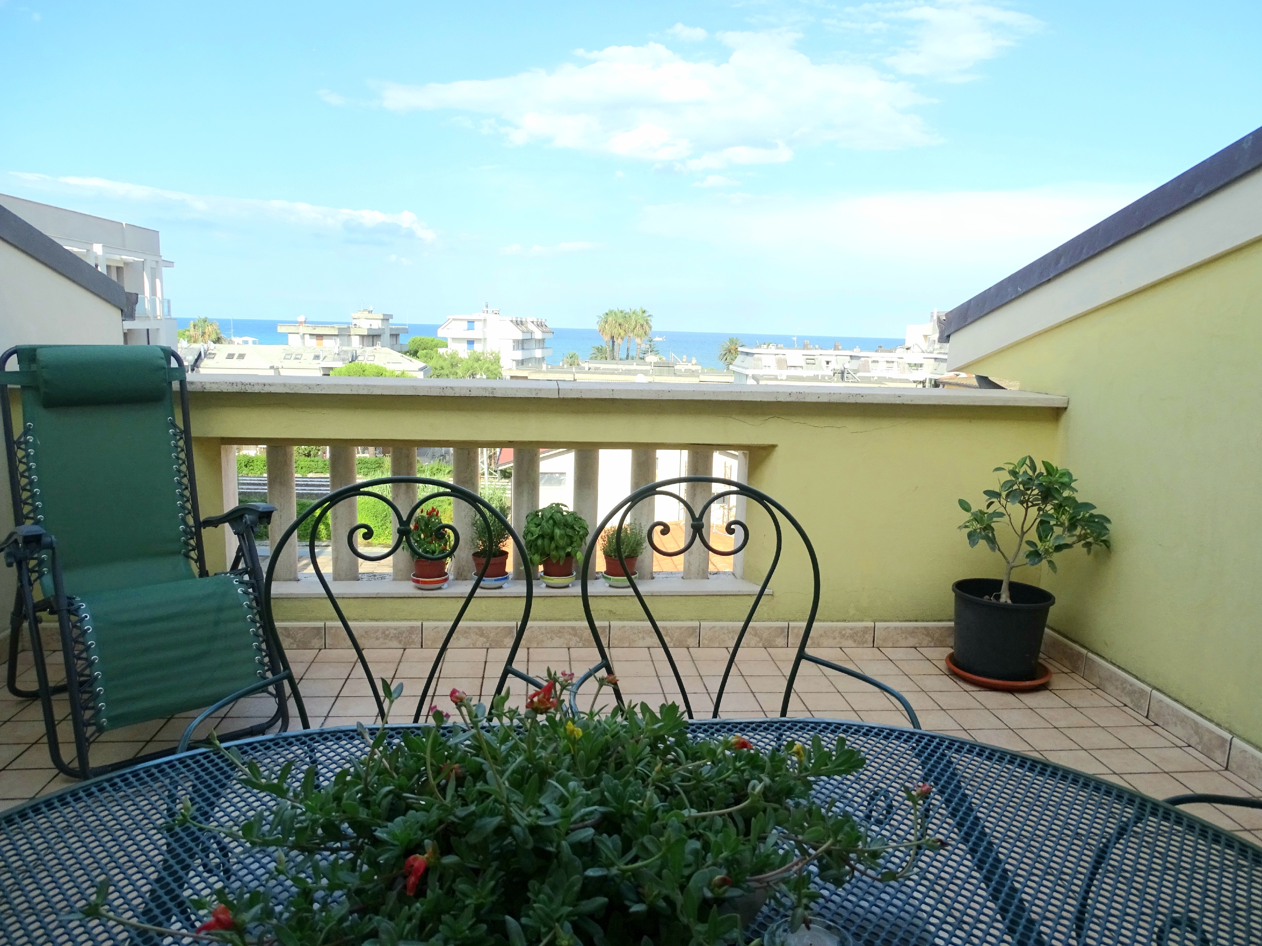 Apartment two minutes from the sea