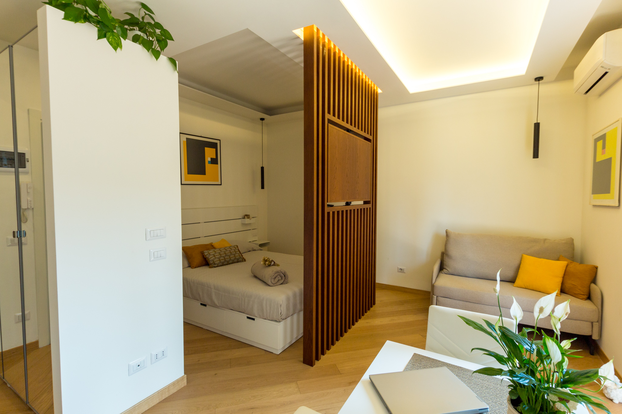 Amazing apt near subway free wi-fi Self check-in