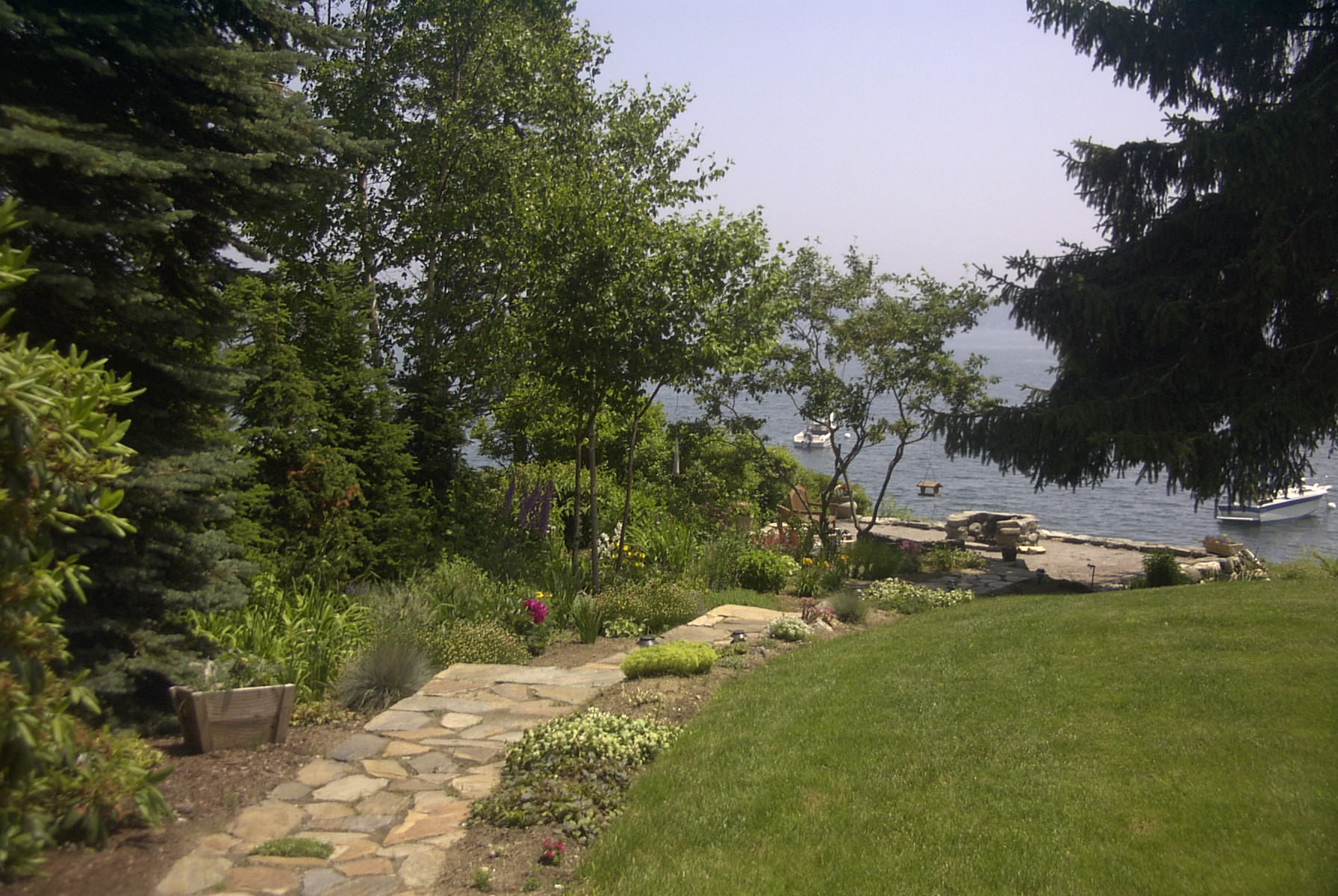 Sunny Apartment on the Ocean. Apartments for Rent in Harpswell, Maine