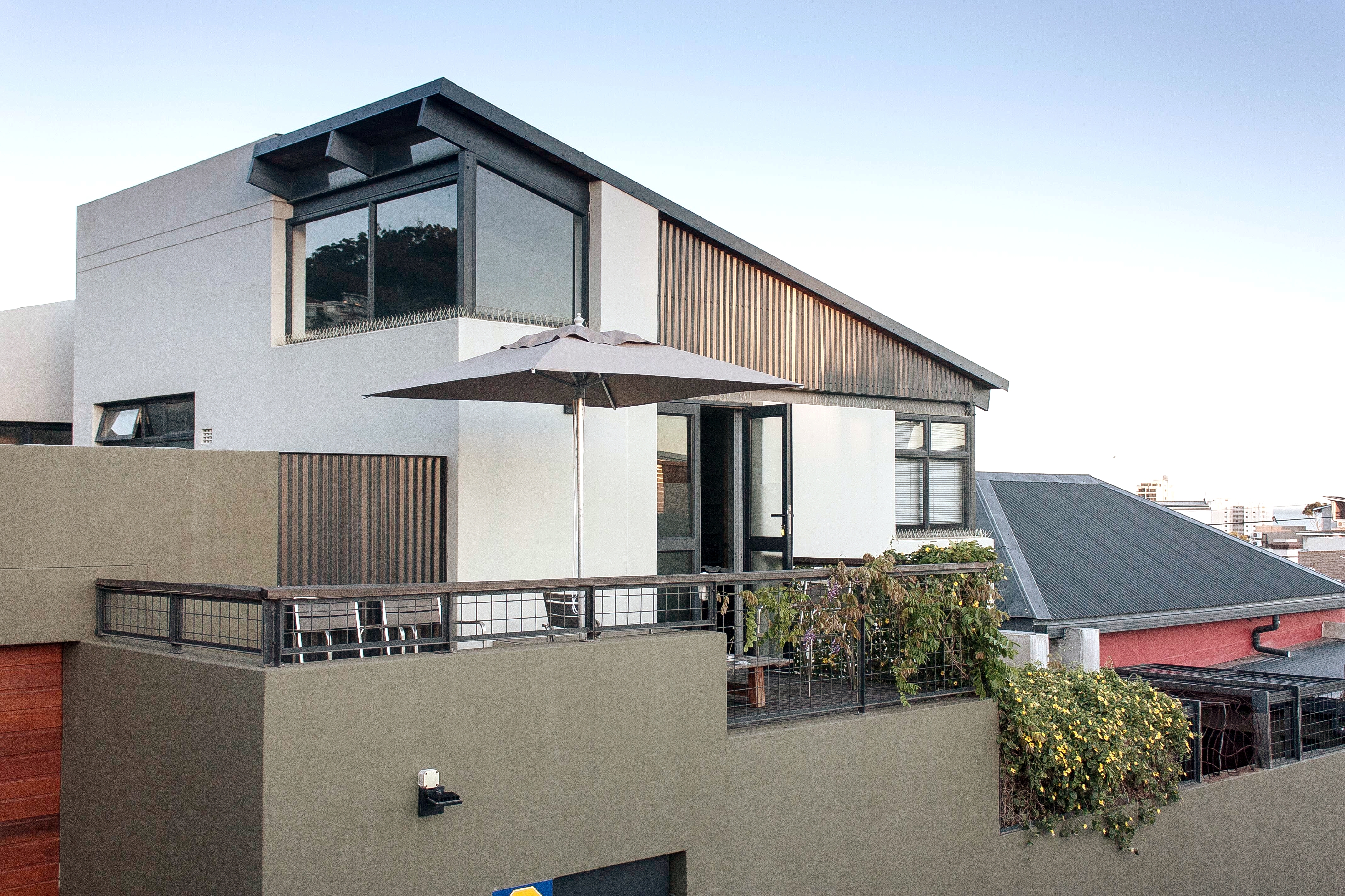 Urbane Designer Apartment in Green Point in Ward 115, Cape Town