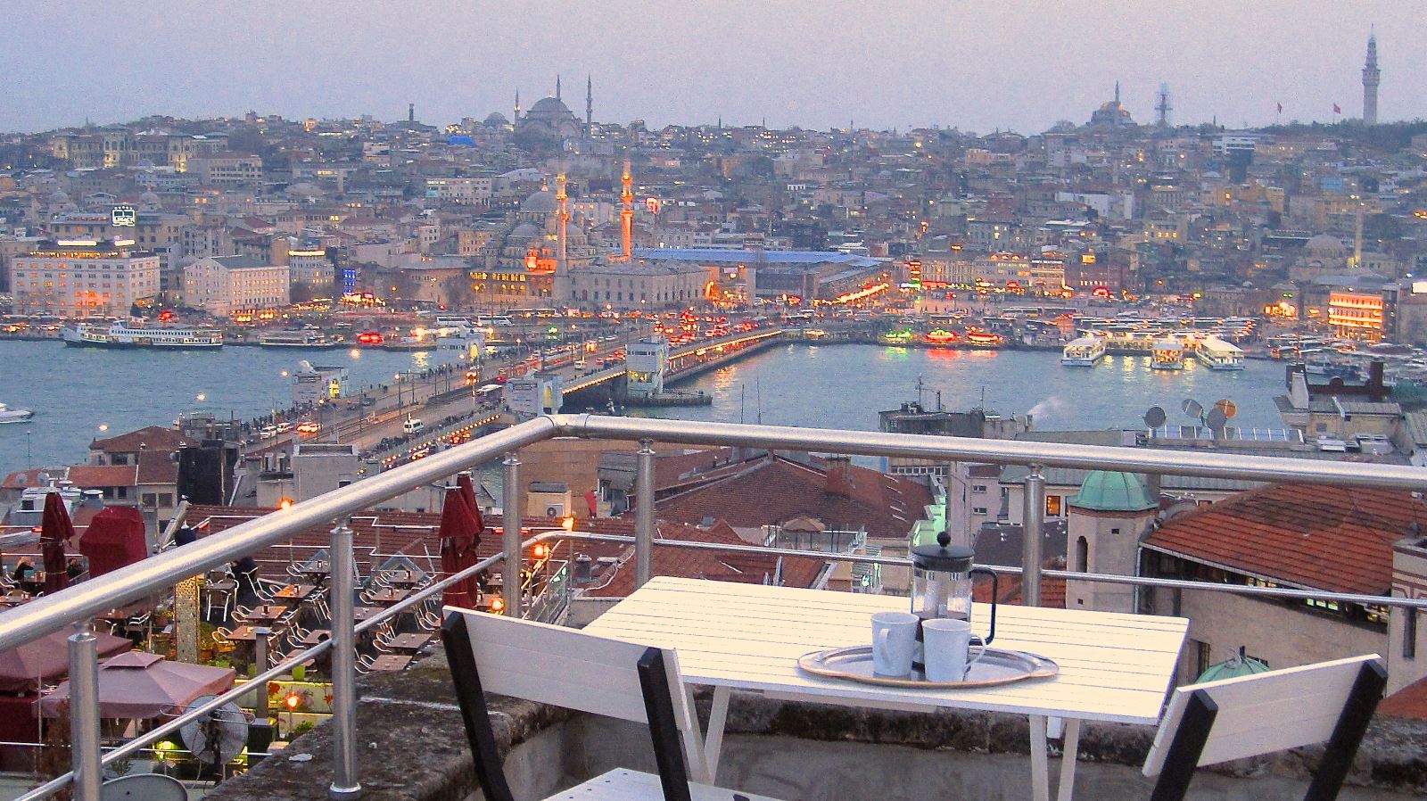 Airy style, amazing terrace views in Galata!