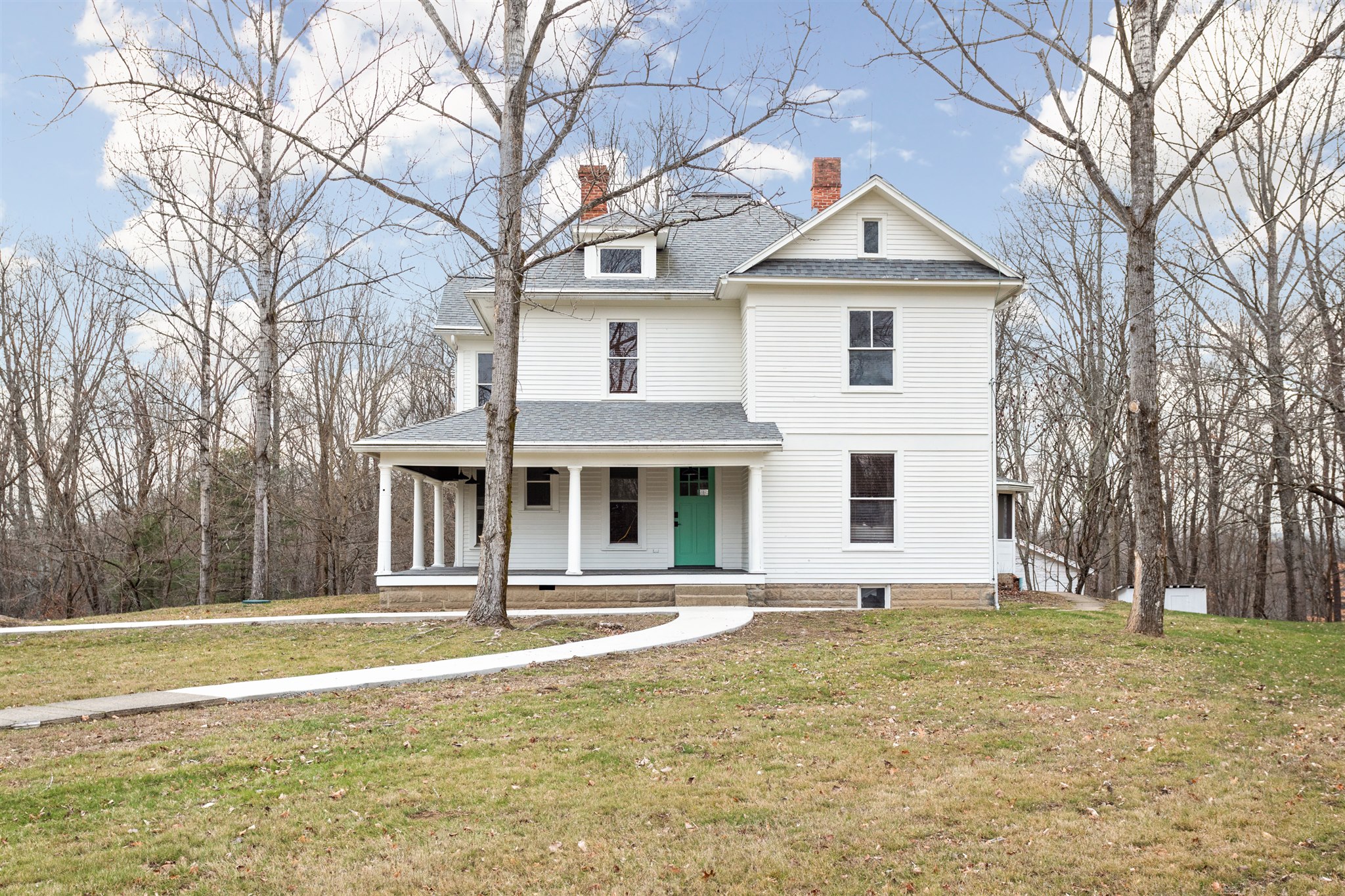 Secluded farmhouse close to downtown Nashville, IN Houses for Rent in