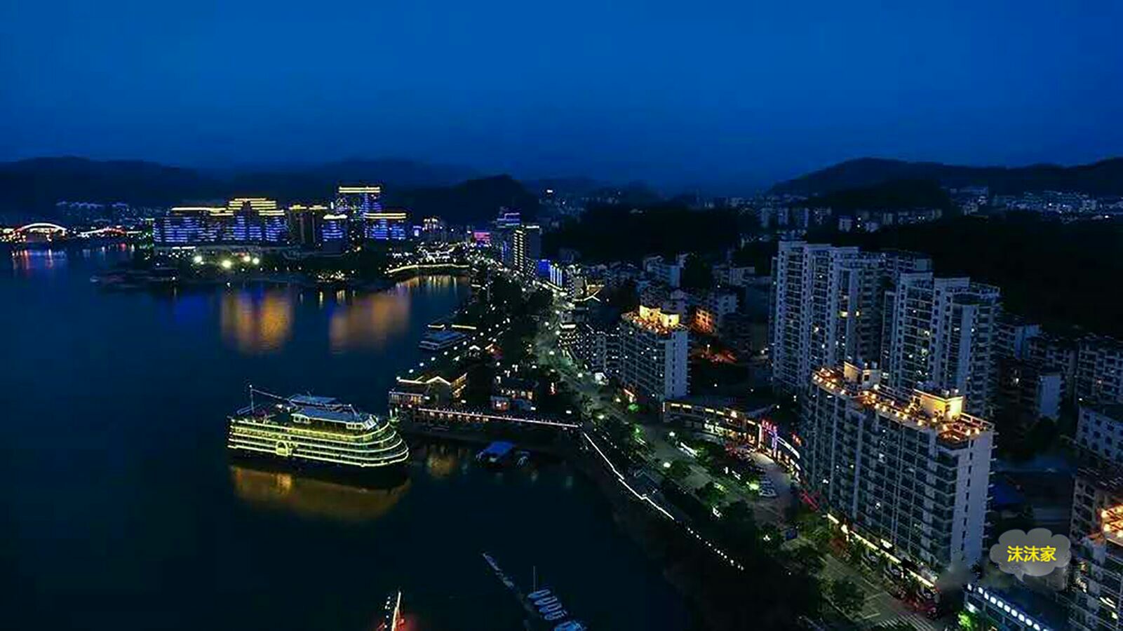 向阳 千岛湖稀缺超宽户外露台观景屋i三居室家庭亲子套房i绝美湖景i高铁直达i近夜游码头 Condominiums For