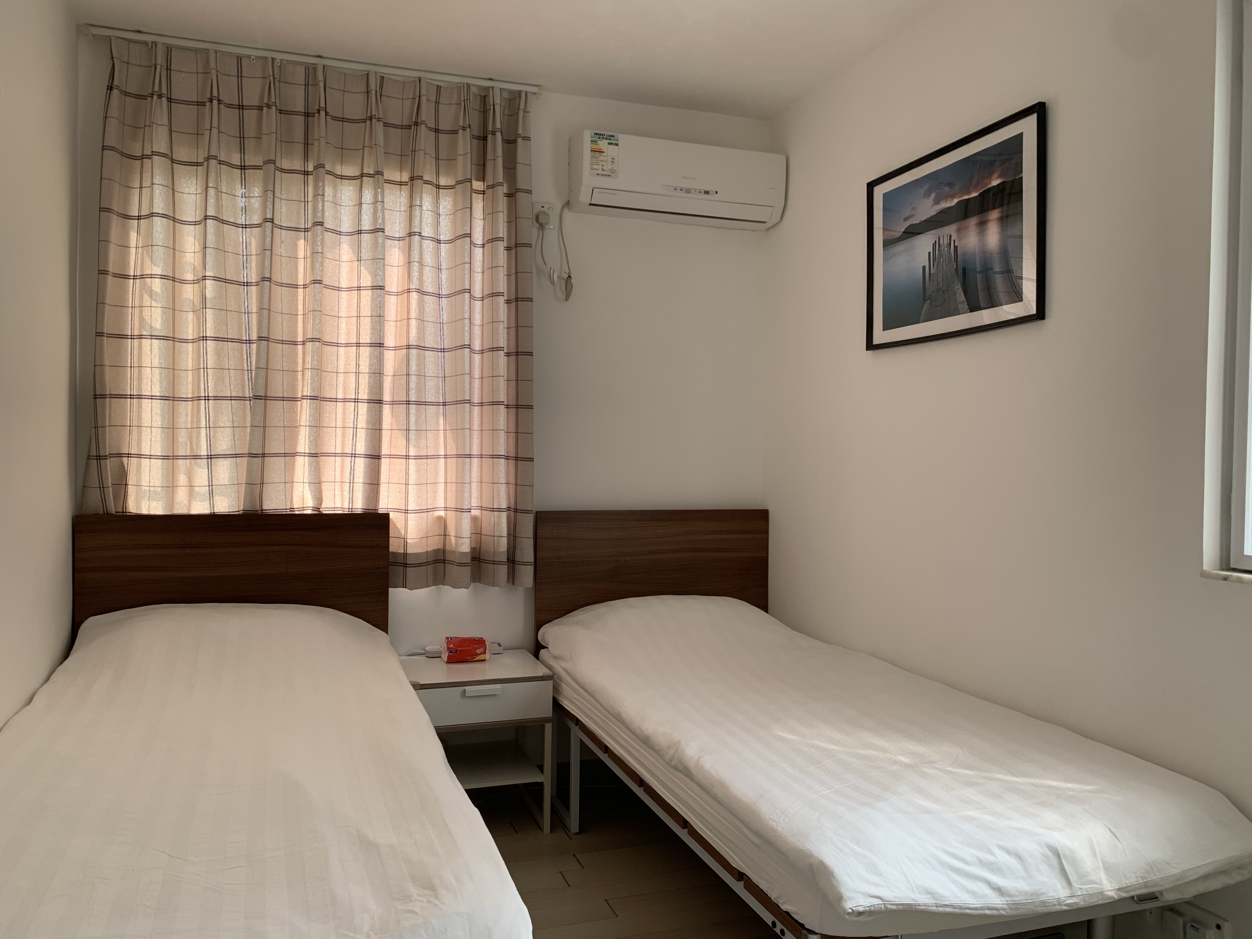 東涌小村山景雅緻雙人房 Cozy twin bed room near airport