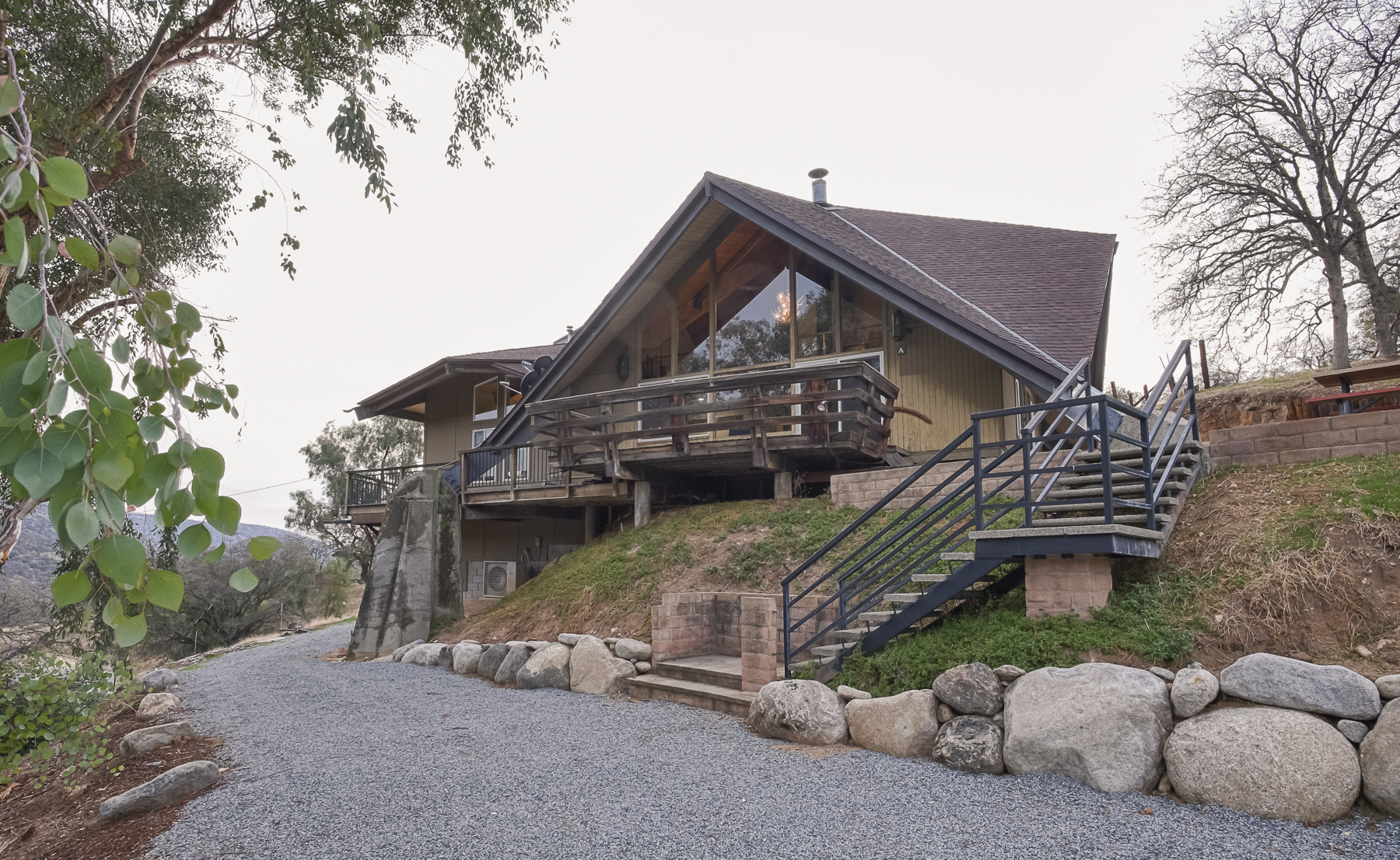 Charming Home Inside Sequoia Park Houses for Rent in Three Rivers