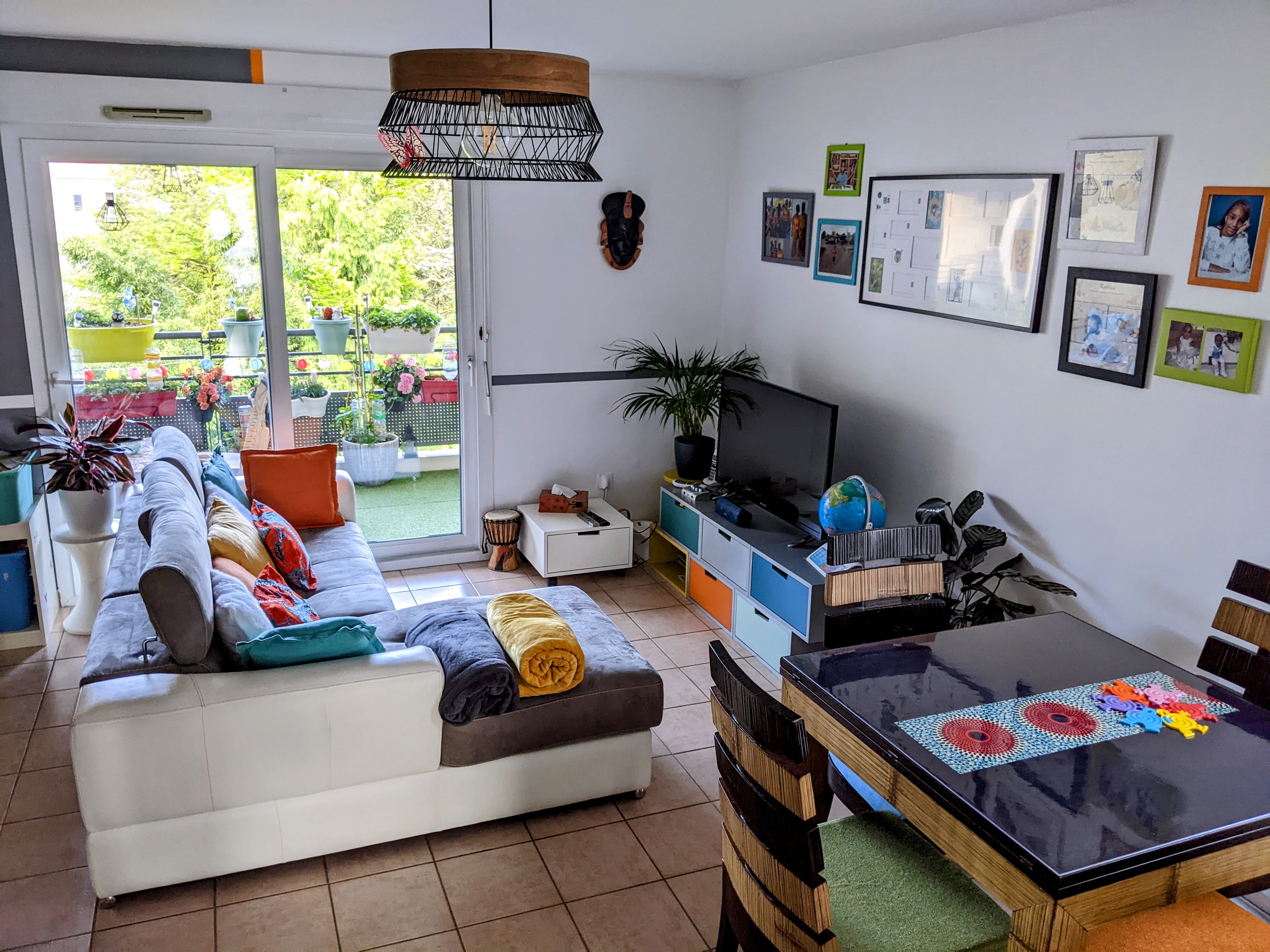 AKWABA warm apartment (Vaulx in velin village)