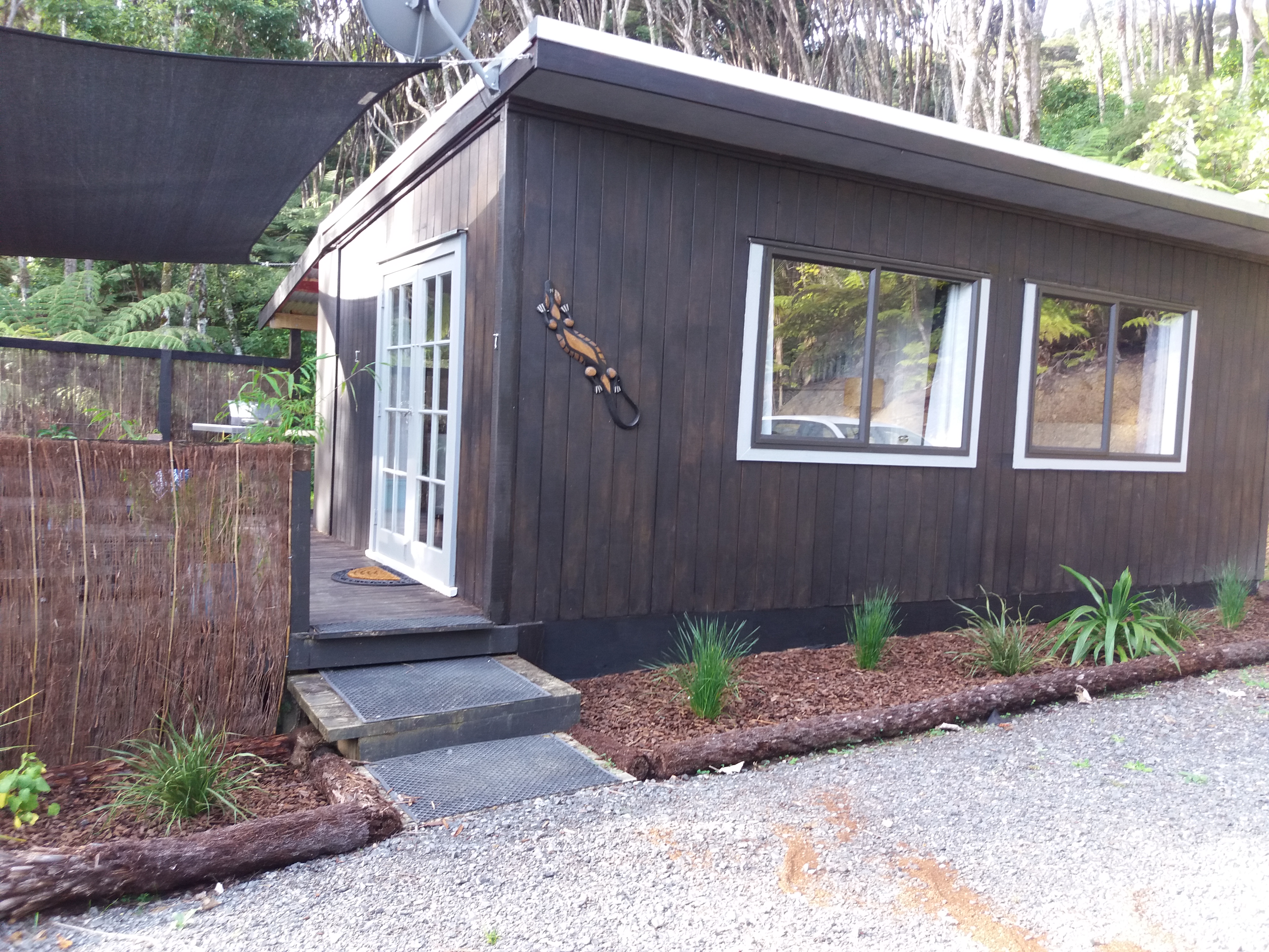 Kanuka Cabin nestled in beautiful native bush.