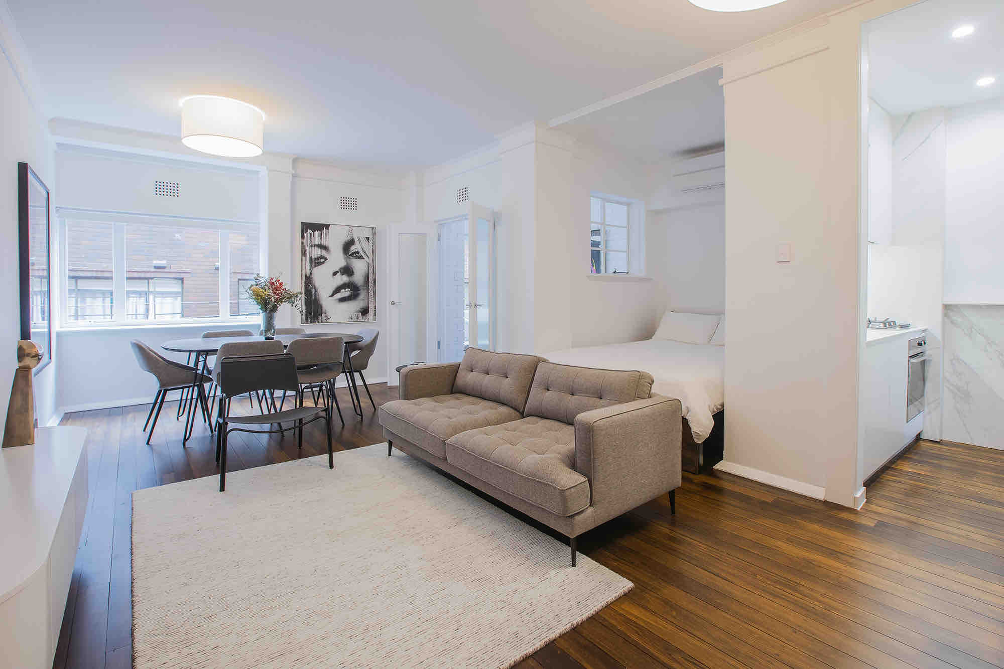 Large Modern Art Deco Apt - Walk everywhere