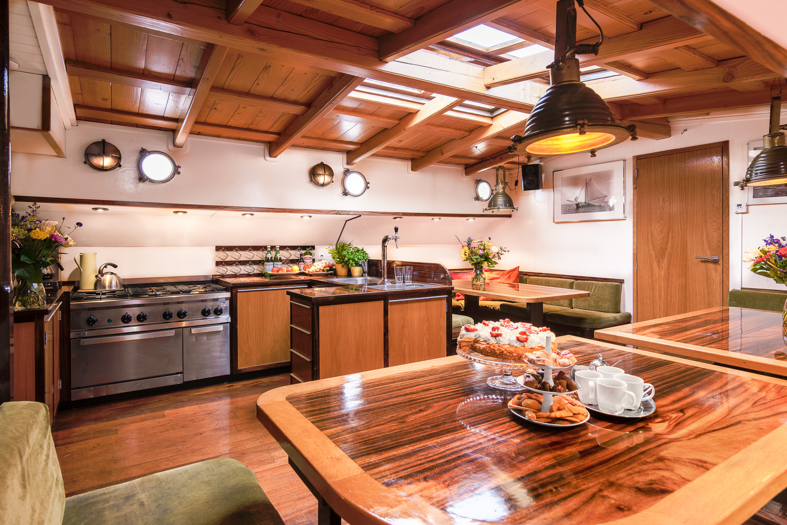 LOTUS, Classic Dutch Saling Barge — Amsterdam stay