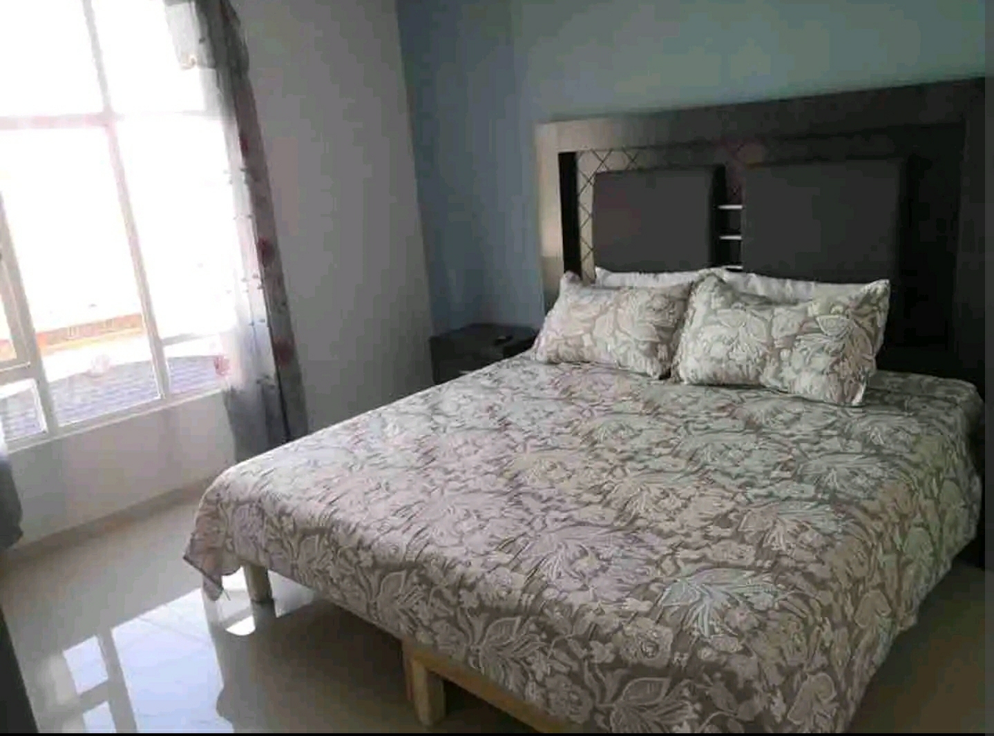 a few steps from downtown2.4, 6 people Guest suites for