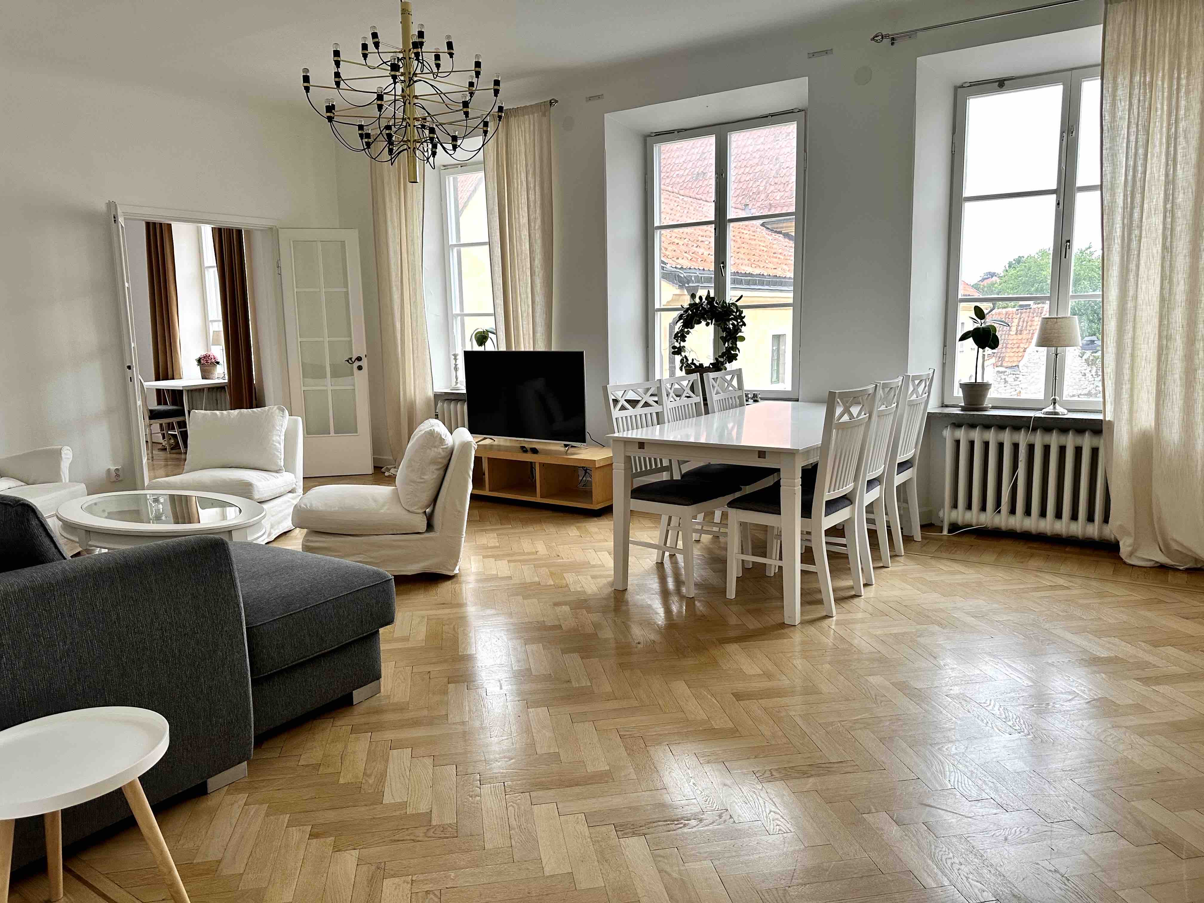 Beautiful three bedroom floor