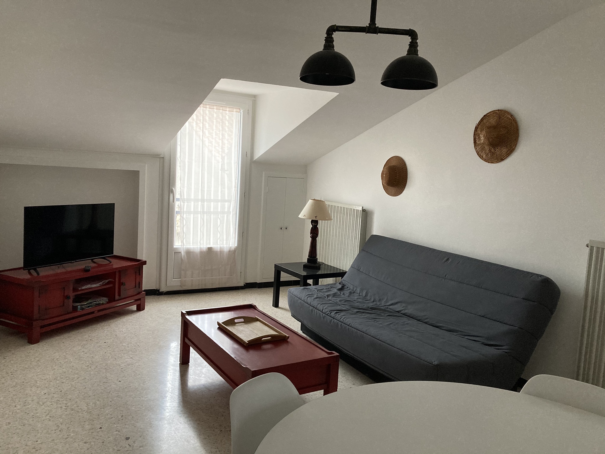 Heart of the city apartment with private garage