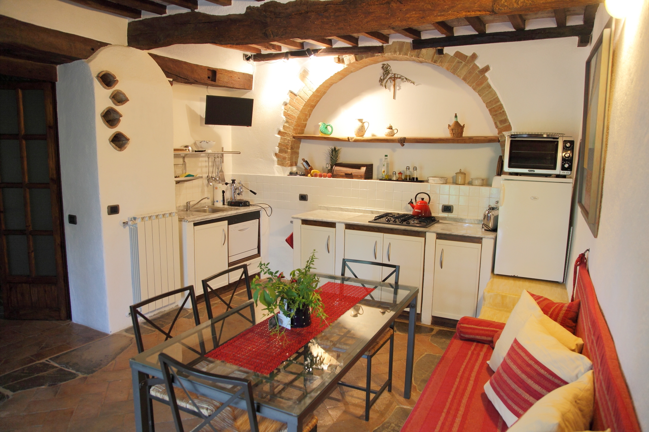 Apt. Benedetto - terrace, saltwater pool & garden